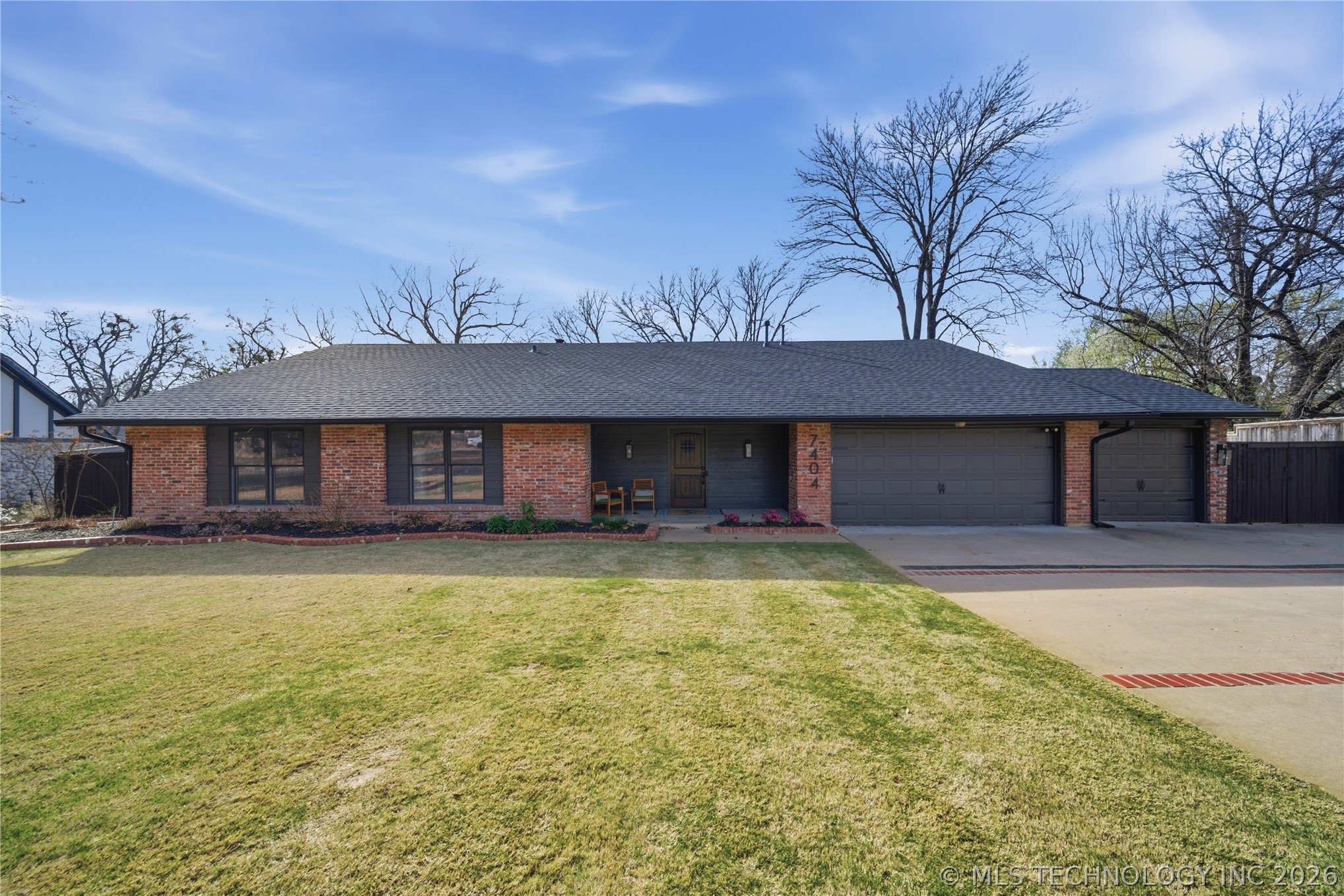 7404 S Indianapolis Avenue Property Photo 2