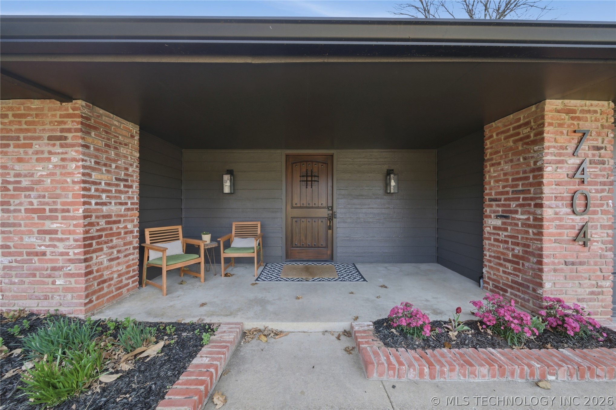 7404 S Indianapolis Avenue Property Photo 7