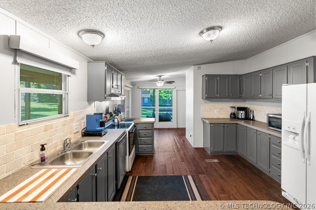 4610 Copperhead Street Property Photo 23