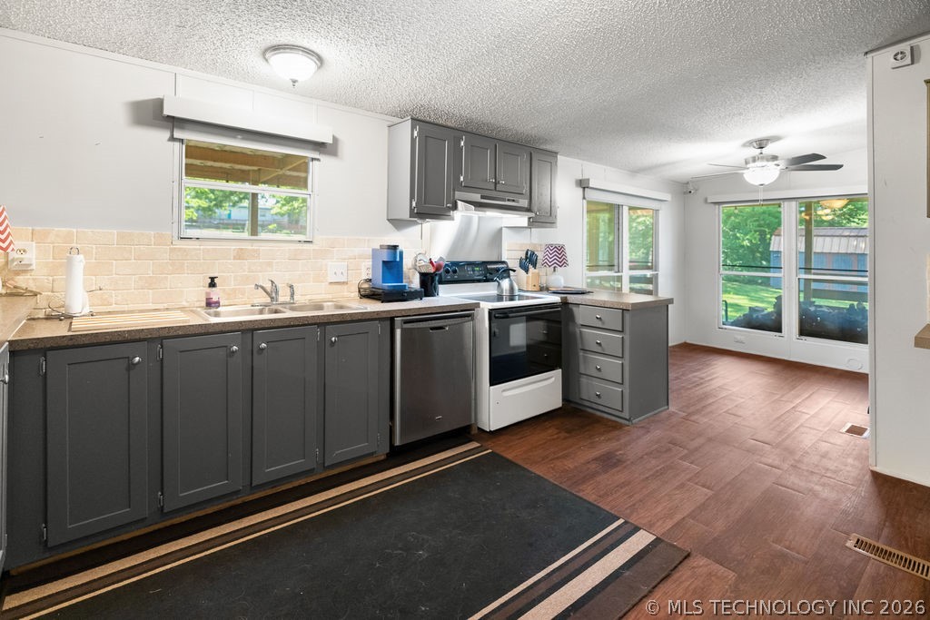 4610 Copperhead Street Property Photo 25