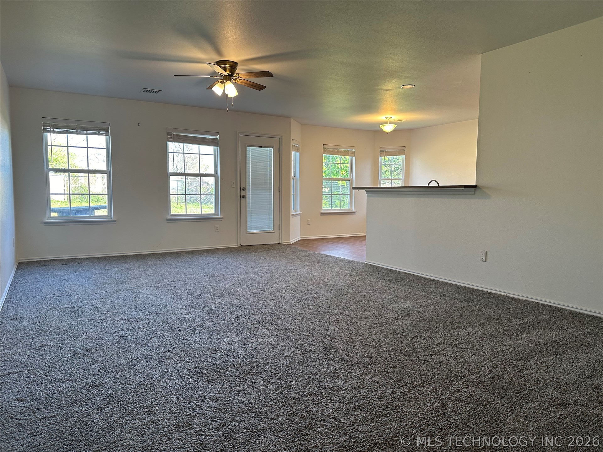 623 N Division Street Property Photo 2