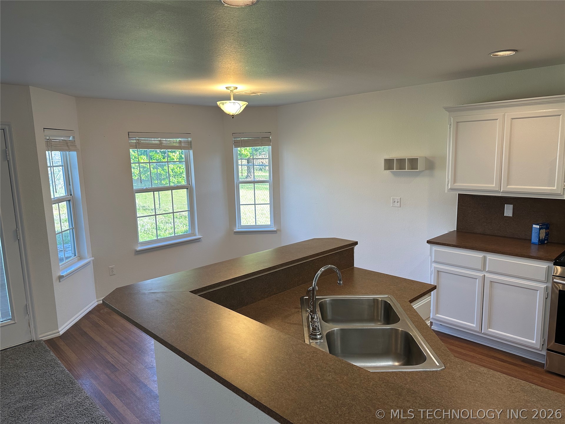 623 N Division Street Property Photo 3