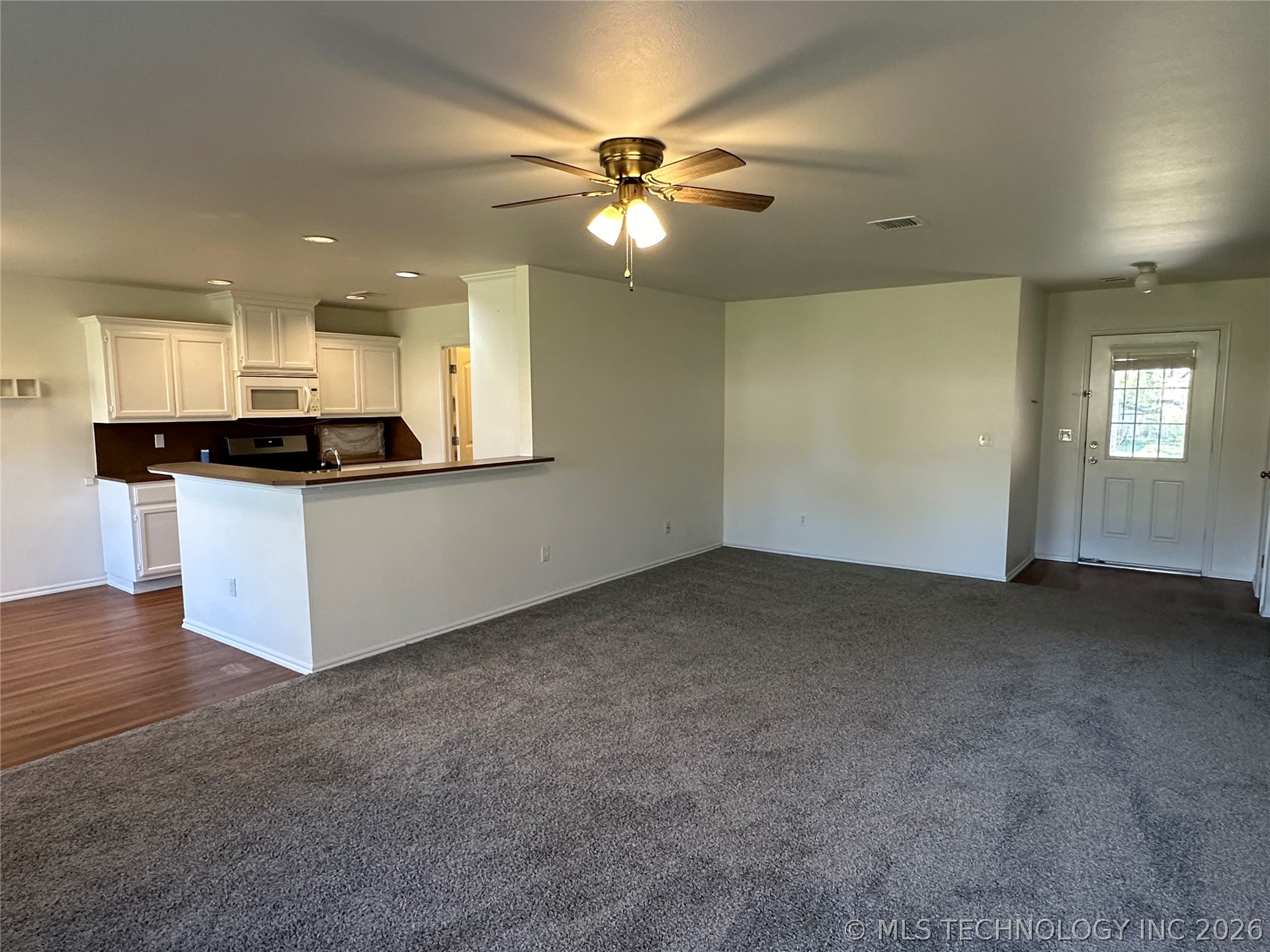 623 N Division Street Property Photo 5