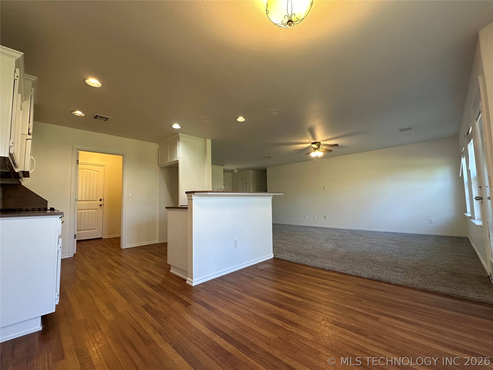 623 N Division Street Property Photo 6