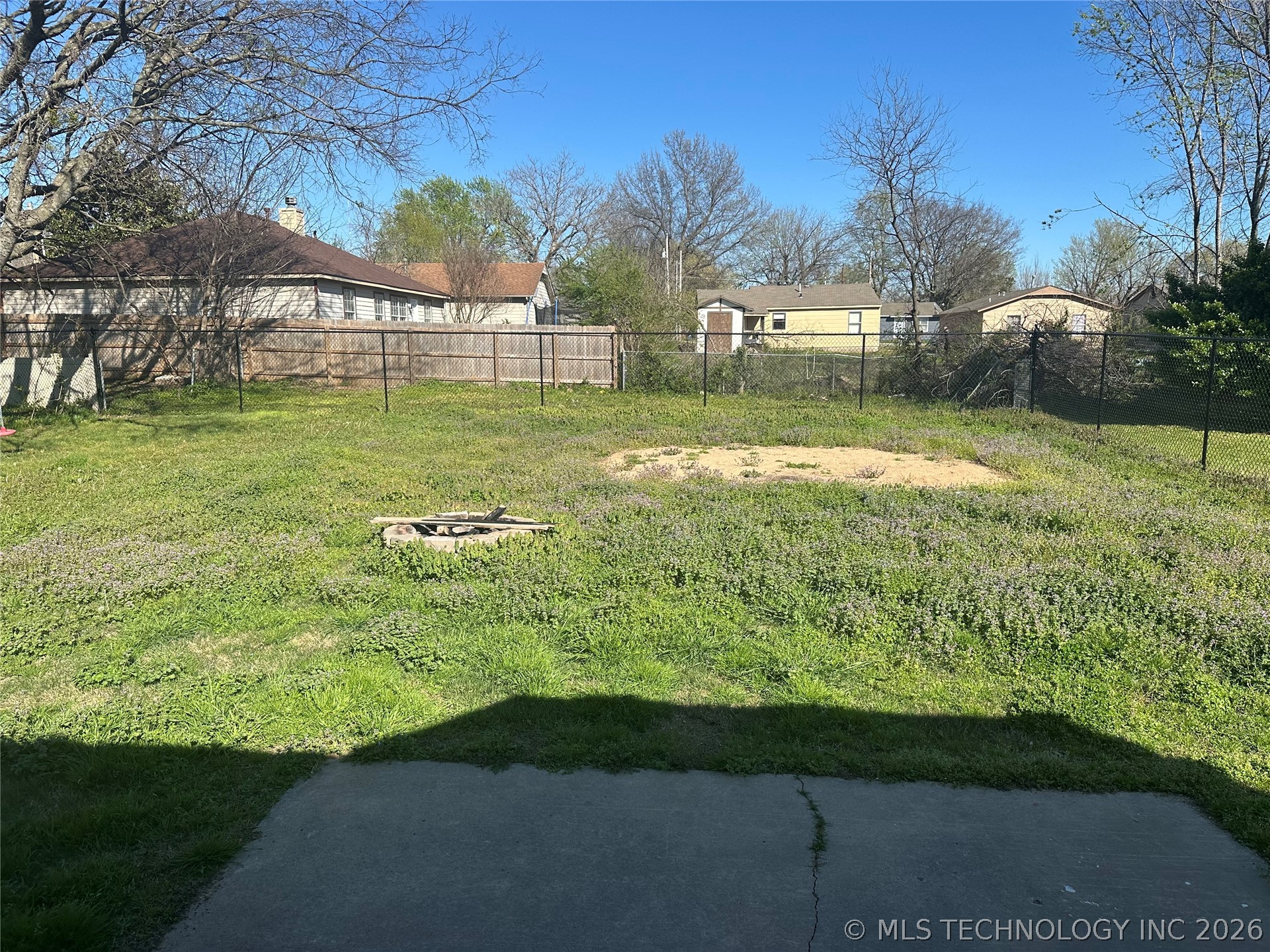 623 N Division Street Property Photo 21