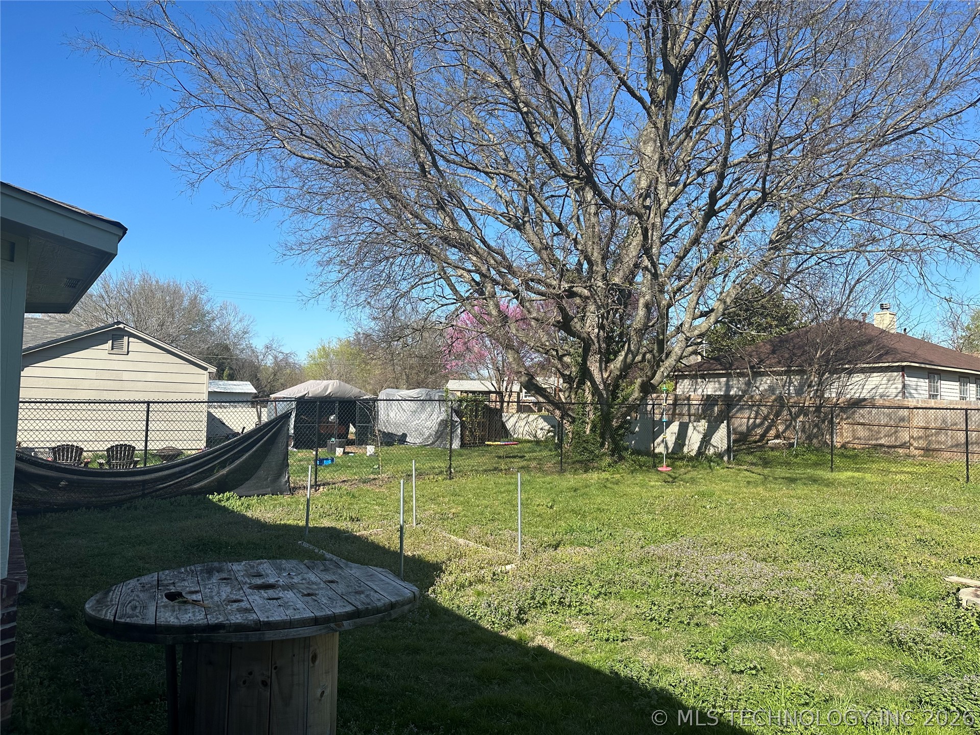 623 N Division Street Property Photo 23