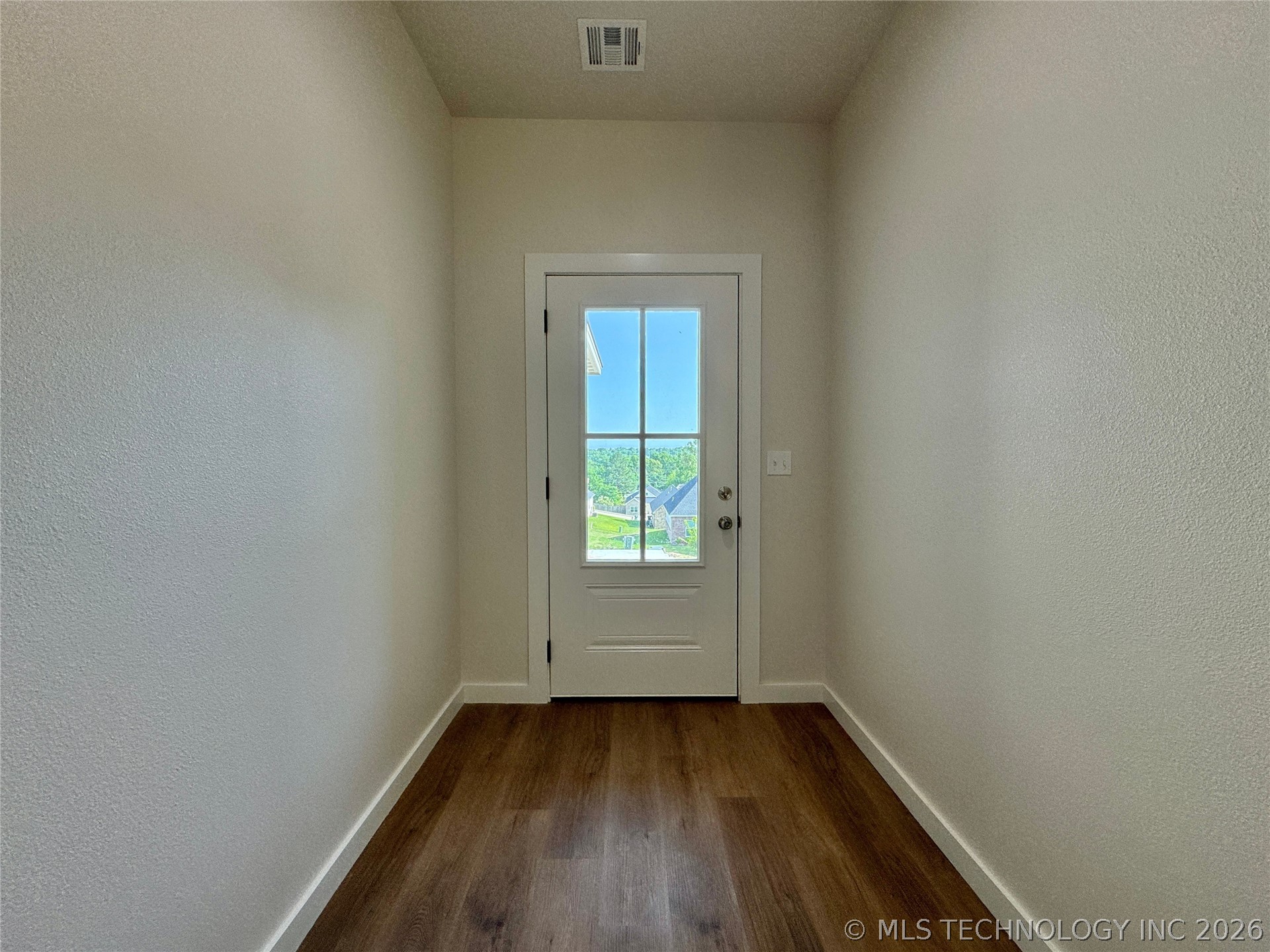 824 E Harlan Drive Property Photo 3