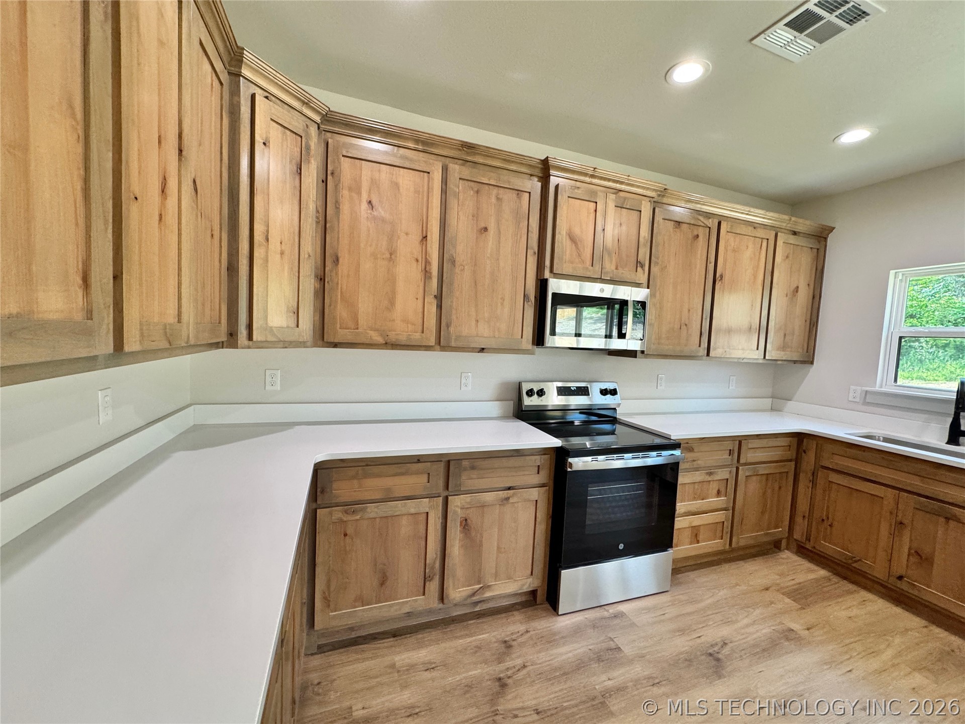 824 E Harlan Drive Property Photo 10