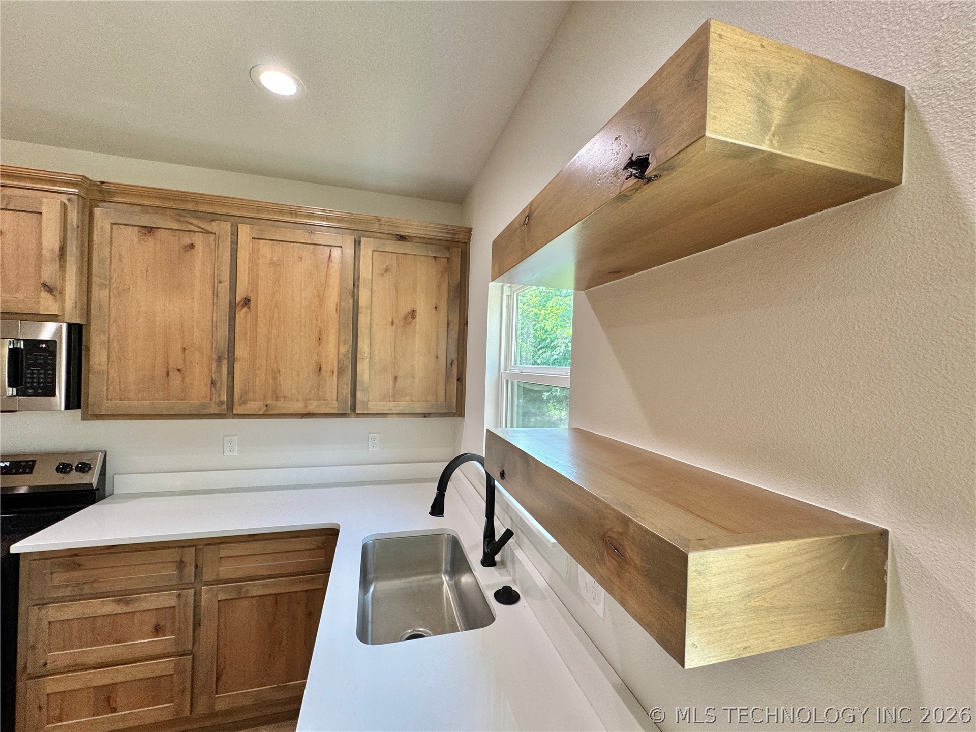 824 E Harlan Drive Property Photo 11