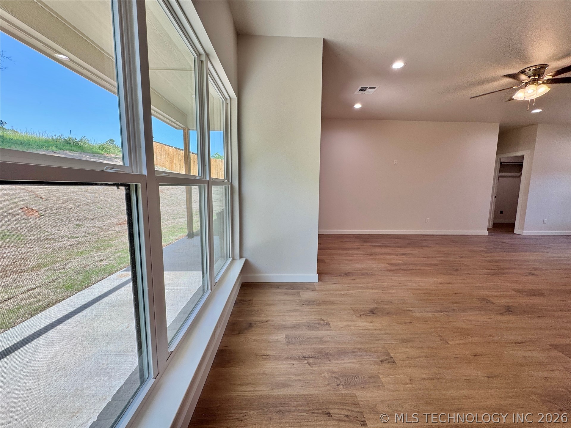 824 E Harlan Drive Property Photo 13