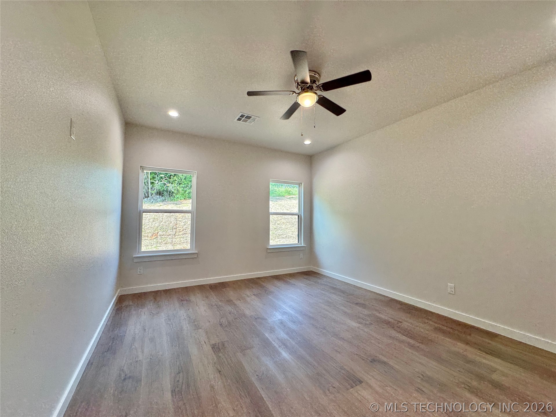 824 E Harlan Drive Property Photo 14