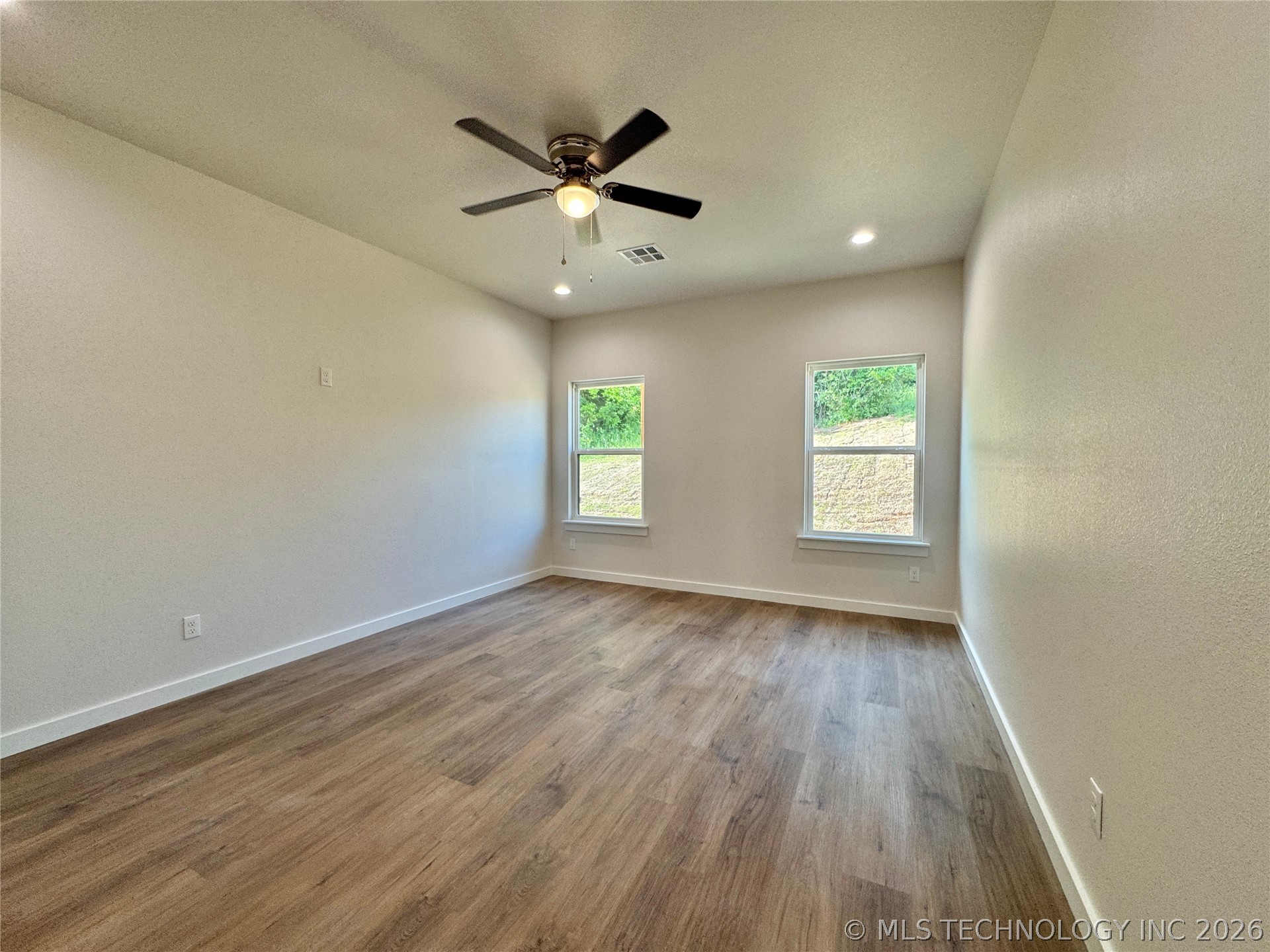 824 E Harlan Drive Property Photo 18