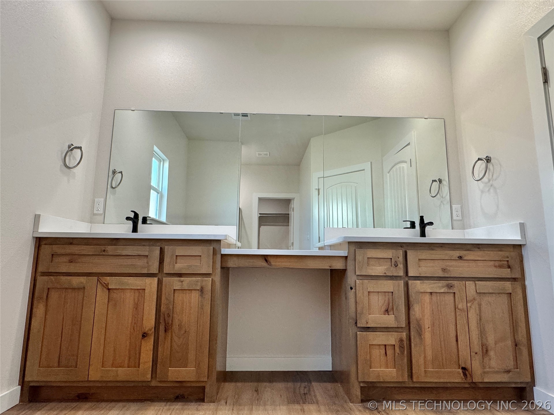 824 E Harlan Drive Property Photo 20