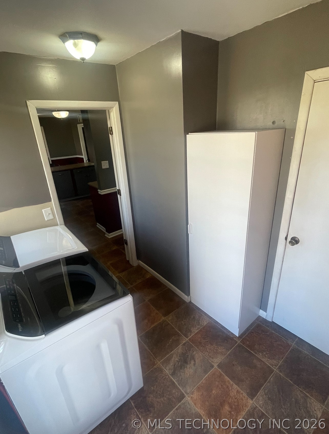 205 W Kaw Avenue Property Photo 4