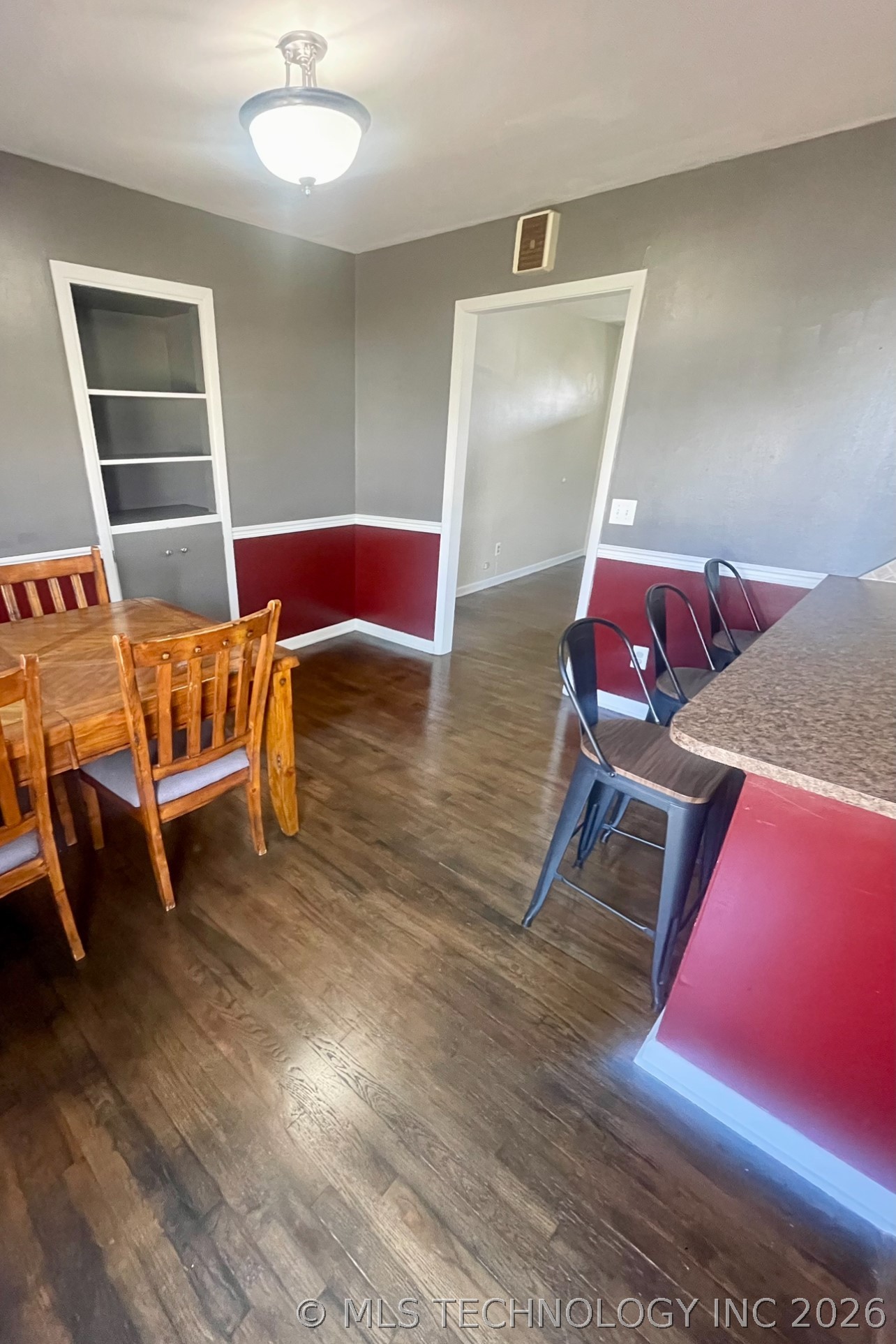 205 W Kaw Avenue Property Photo 7