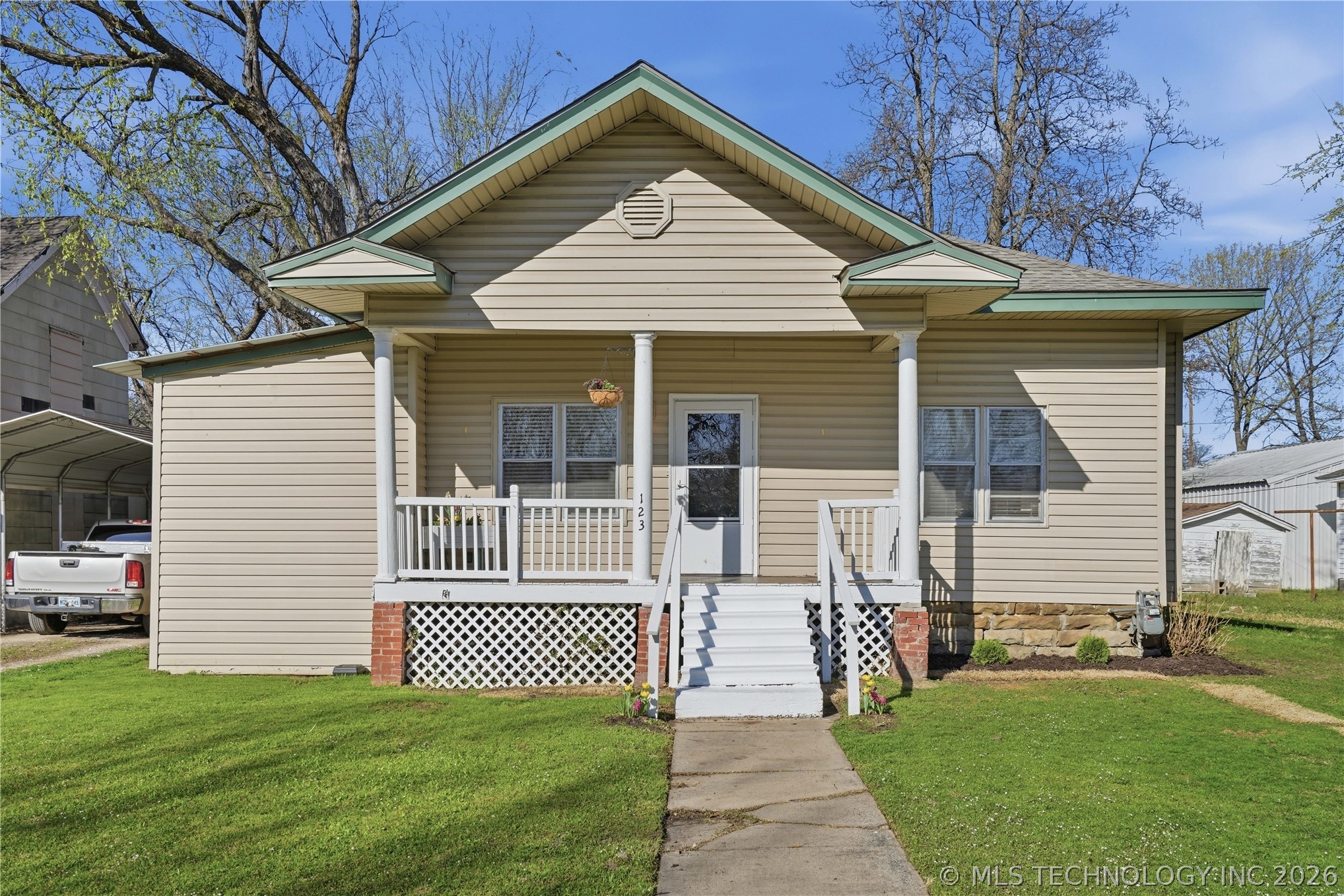123 N S Street Property Photo 1