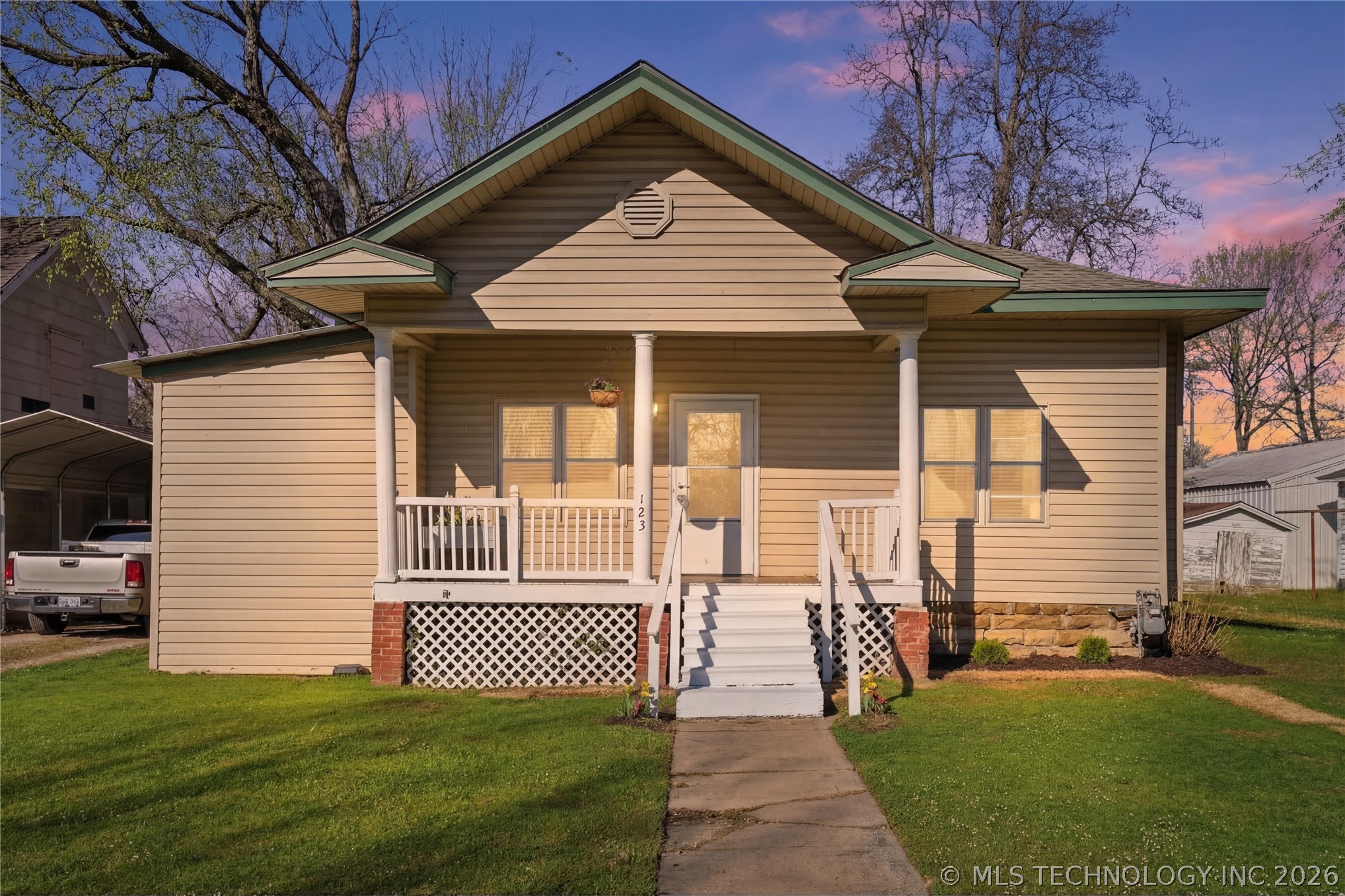 123 N S Street Property Photo 2