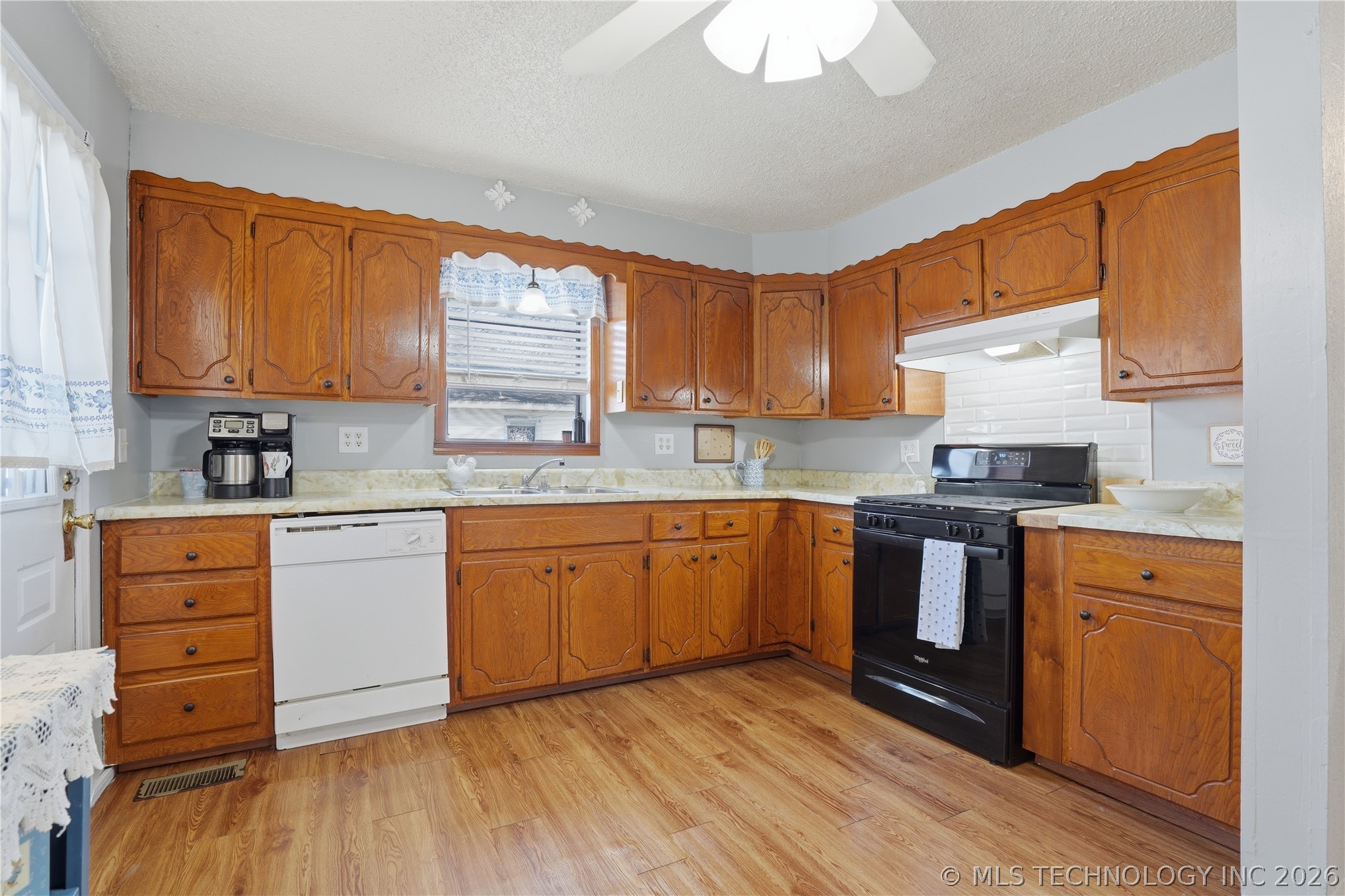 123 N S Street Property Photo 12