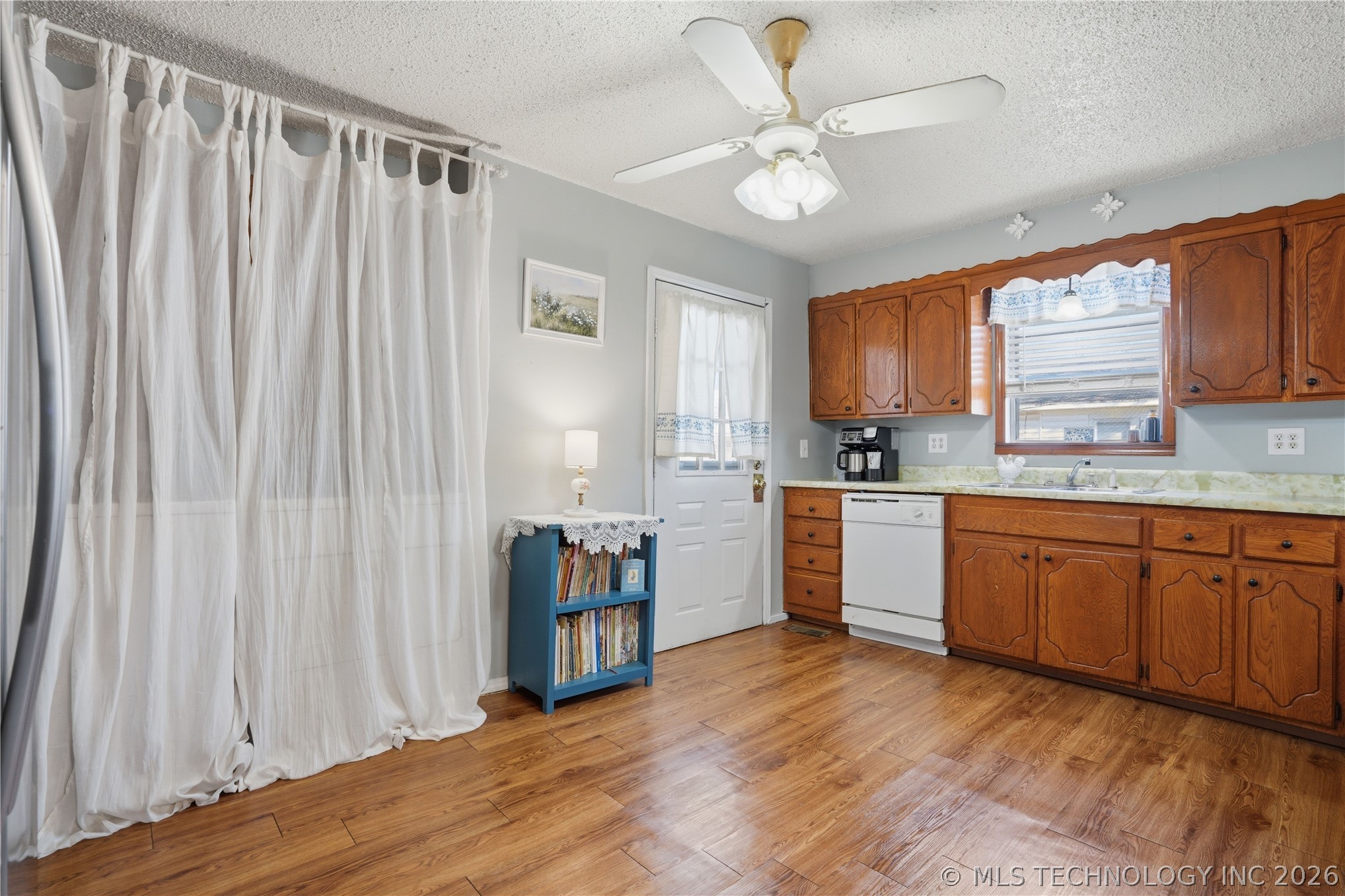 123 N S Street Property Photo 13