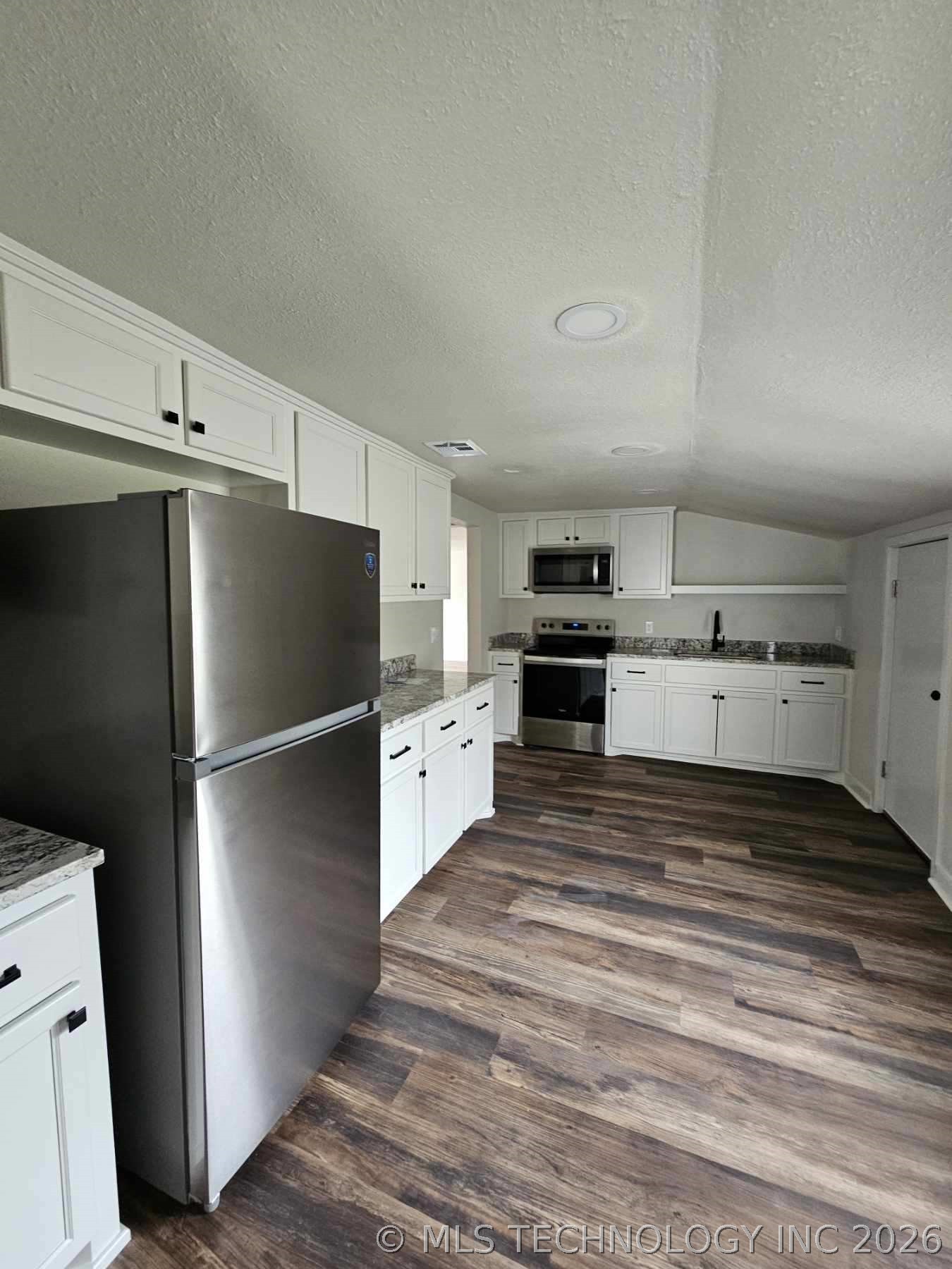 308 First Street Property Photo 4