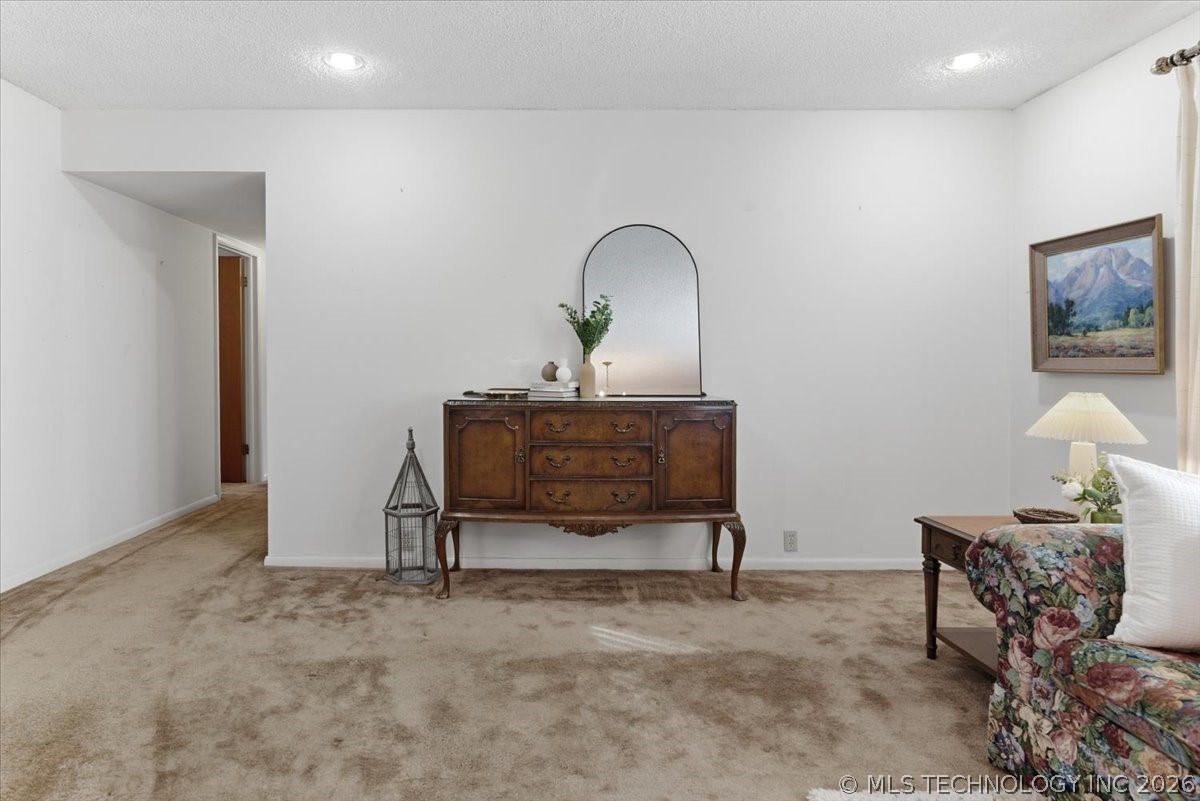 902 S Lake Road Property Photo 6
