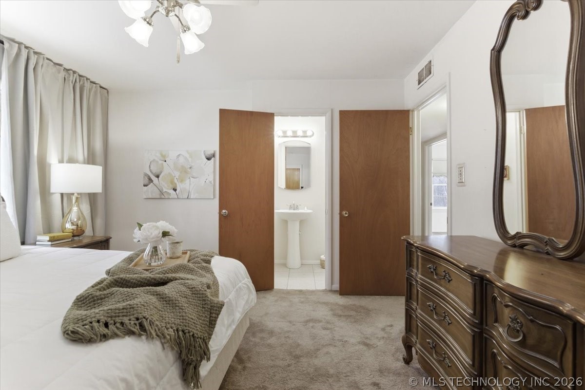 902 S Lake Road Property Photo 16