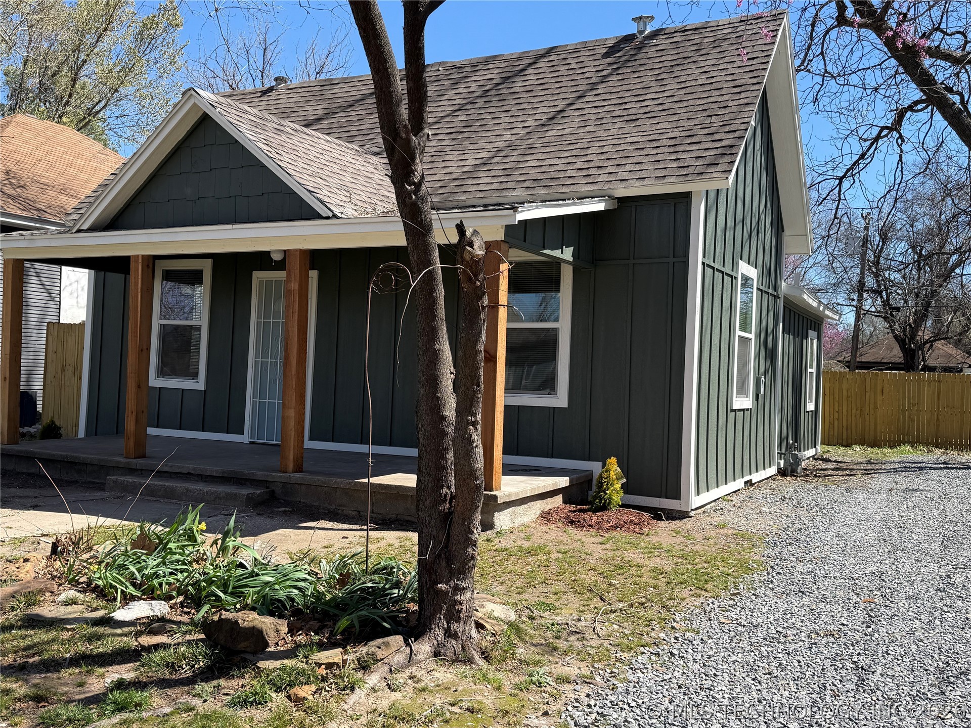 1012 N H Property Photo 2