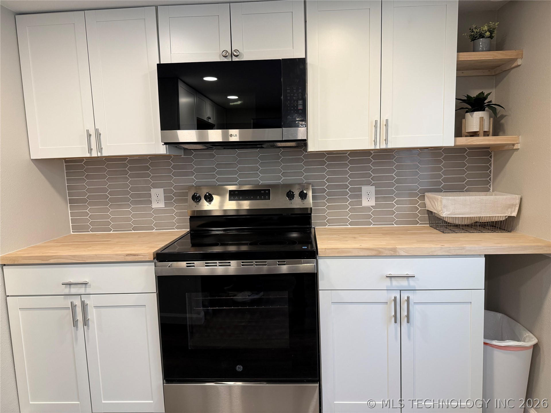 1012 N H Property Photo 8