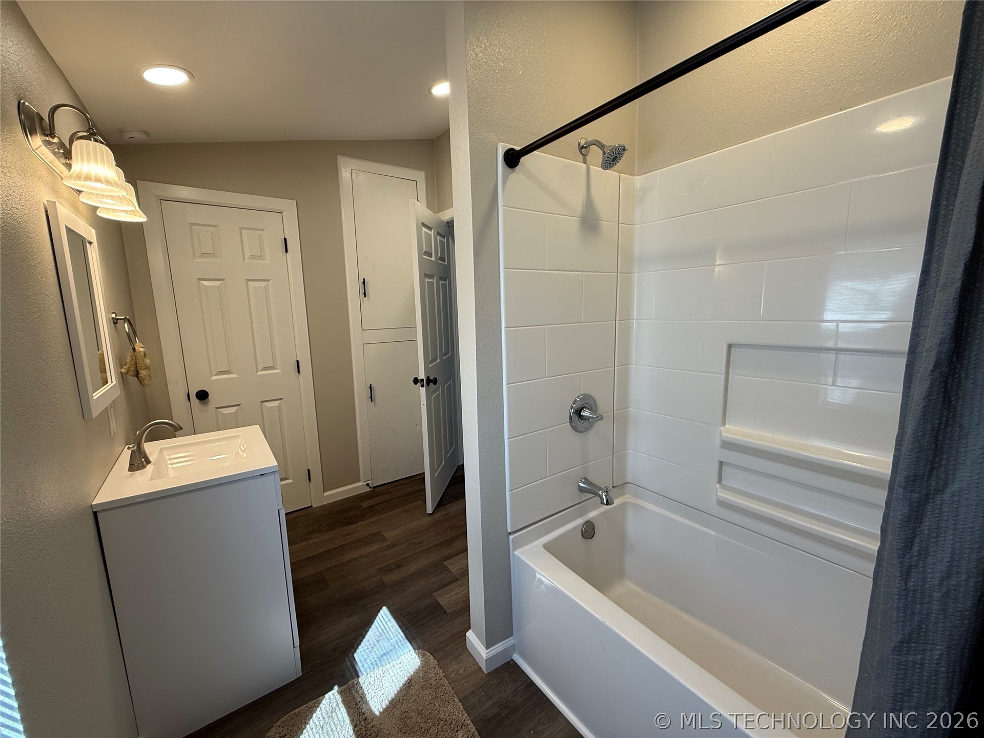 1012 N H Property Photo 18