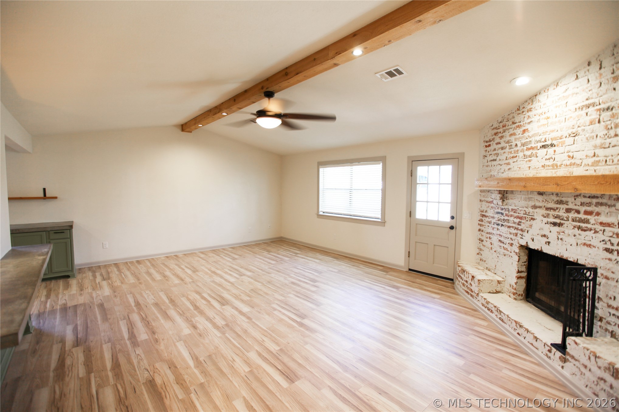 104 W Boston Street Property Photo 5