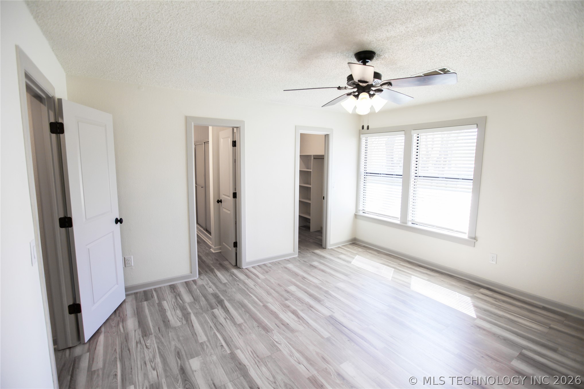 104 W Boston Street Property Photo 16