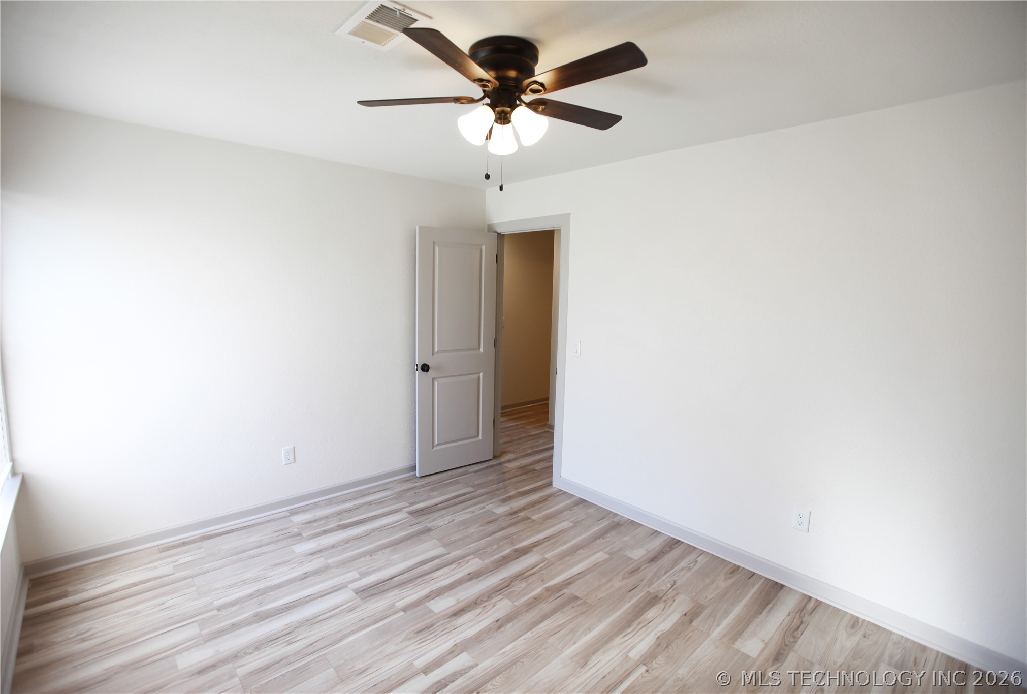 104 W Boston Street Property Photo 21