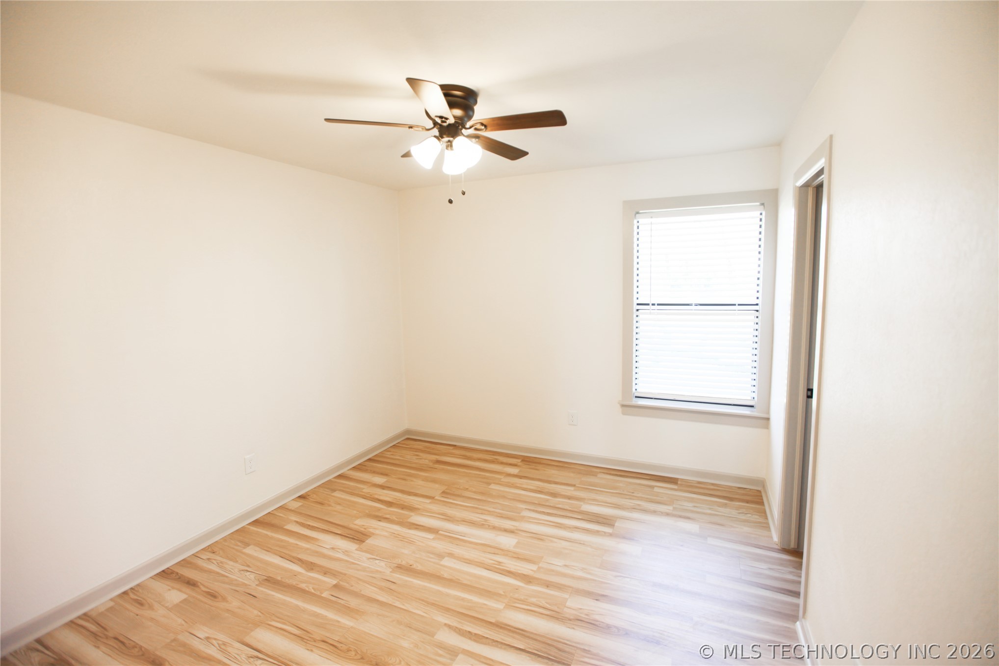 104 W Boston Street Property Photo 23