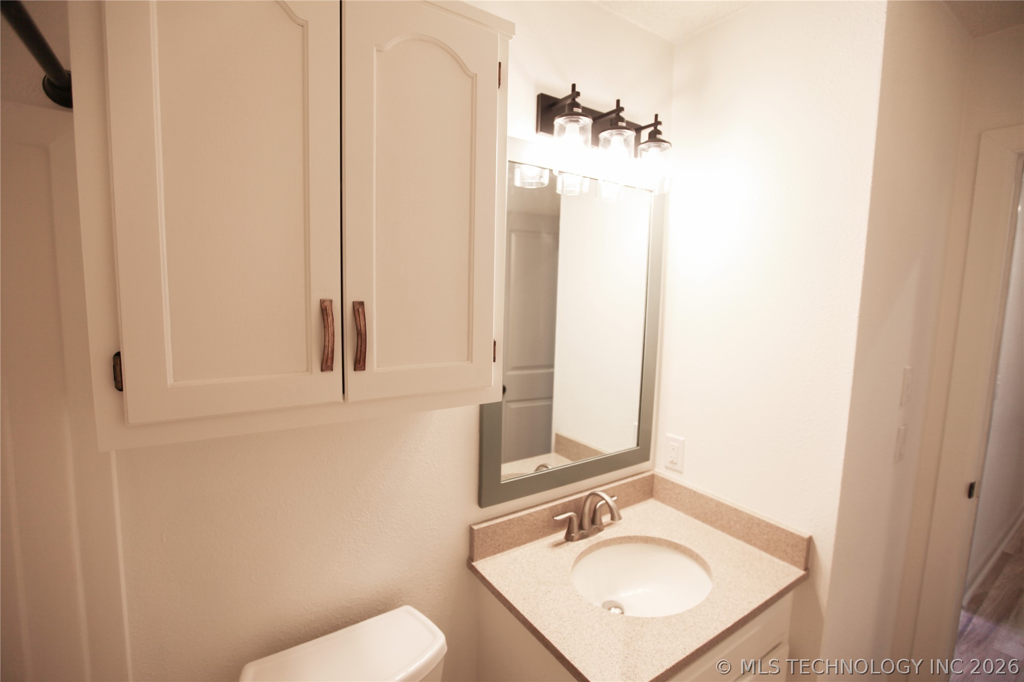 104 W Boston Street Property Photo 27