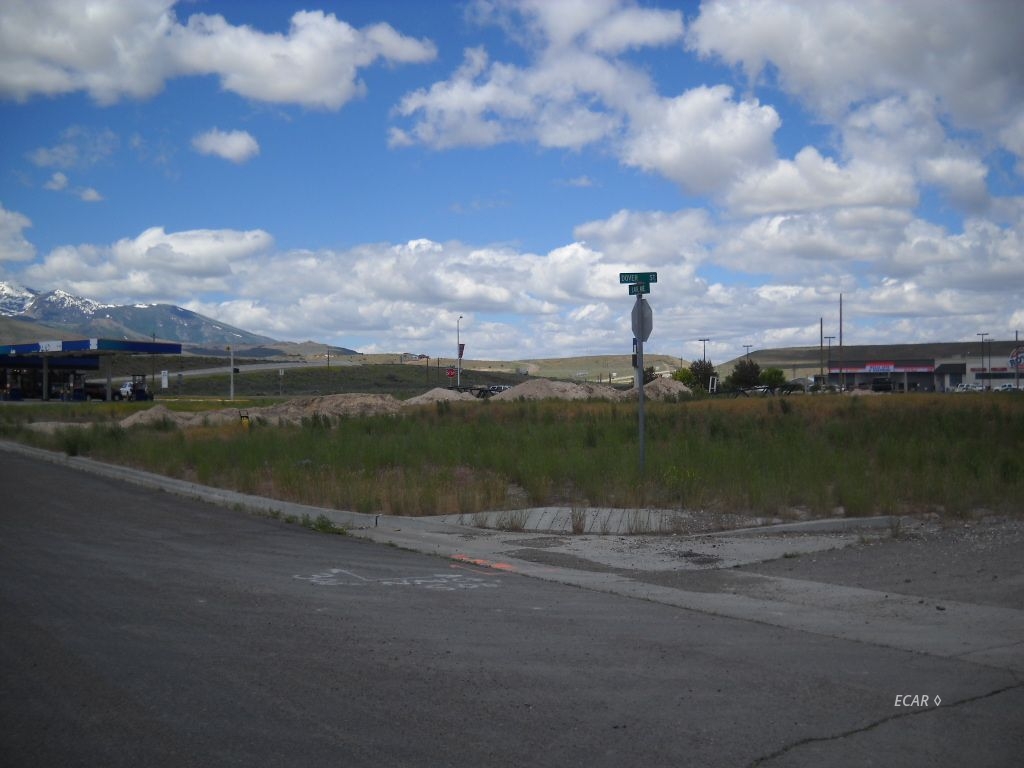 9 Easy Street Property Photo 3