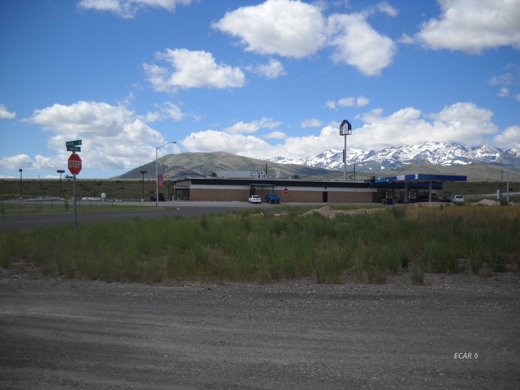 6 Easy Street Property Photo 3