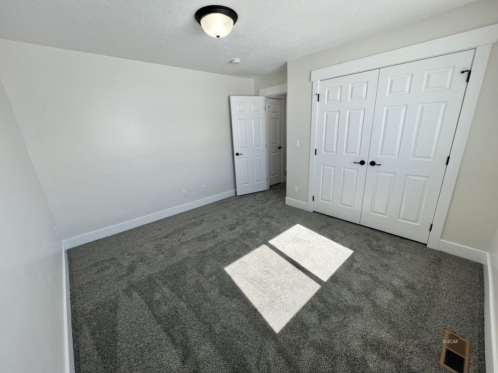 1259 Amber Way Property Photo 13