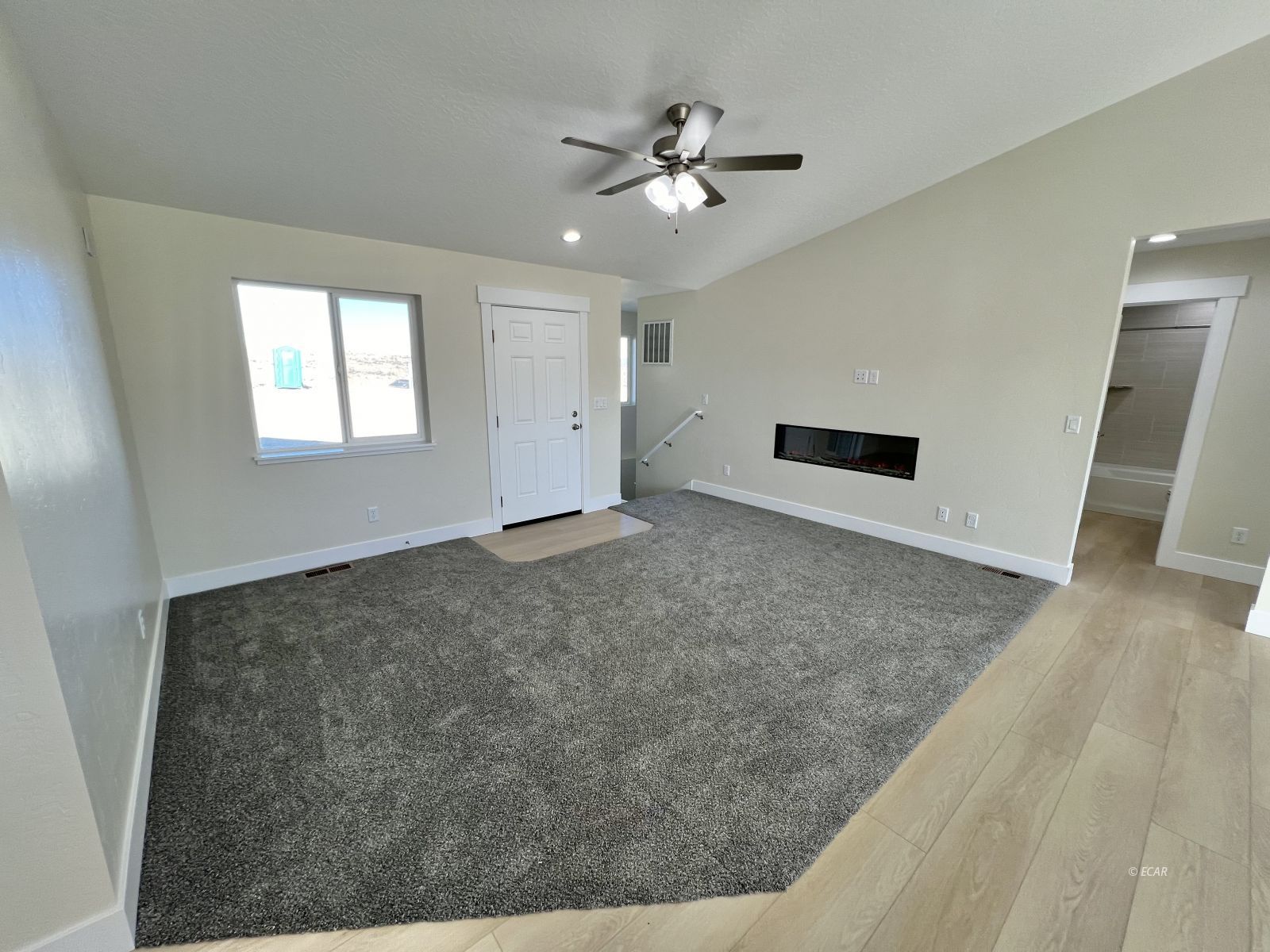 1096 Sun Valley Road Property Photo 3