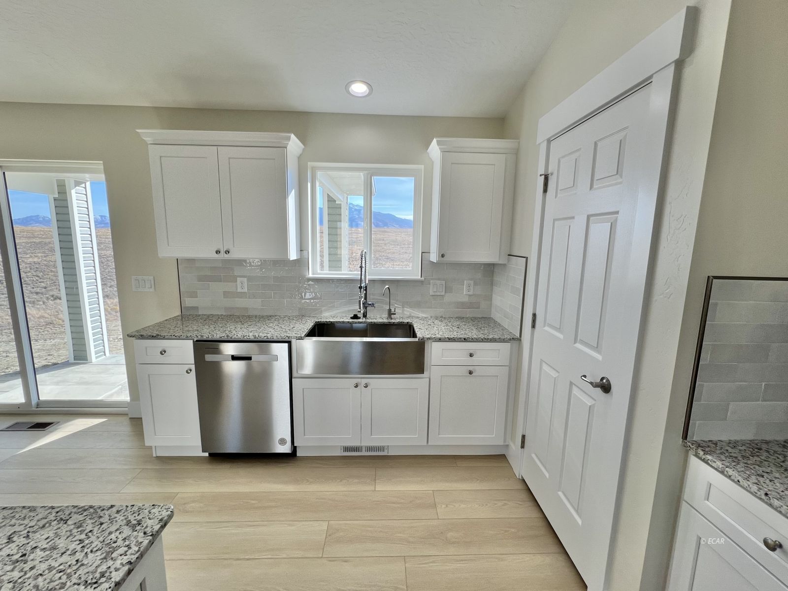 1096 Sun Valley Road Property Photo 6