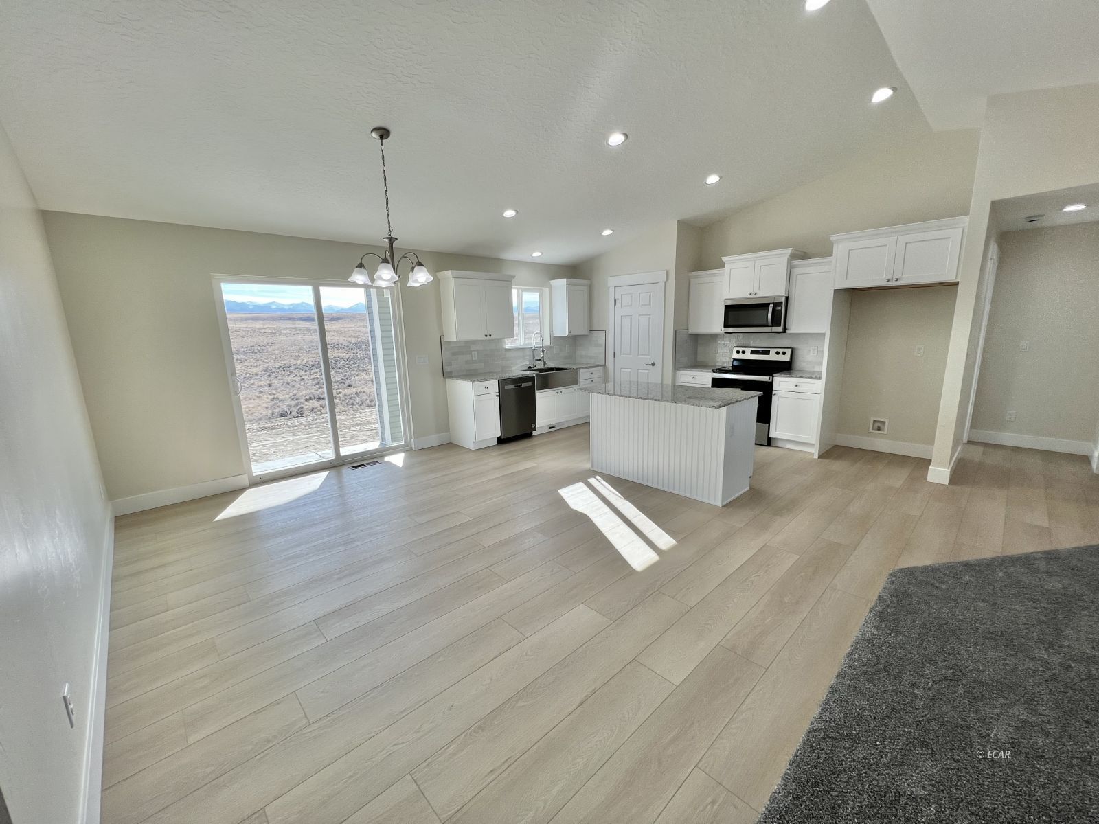 1096 Sun Valley Road Property Photo 8