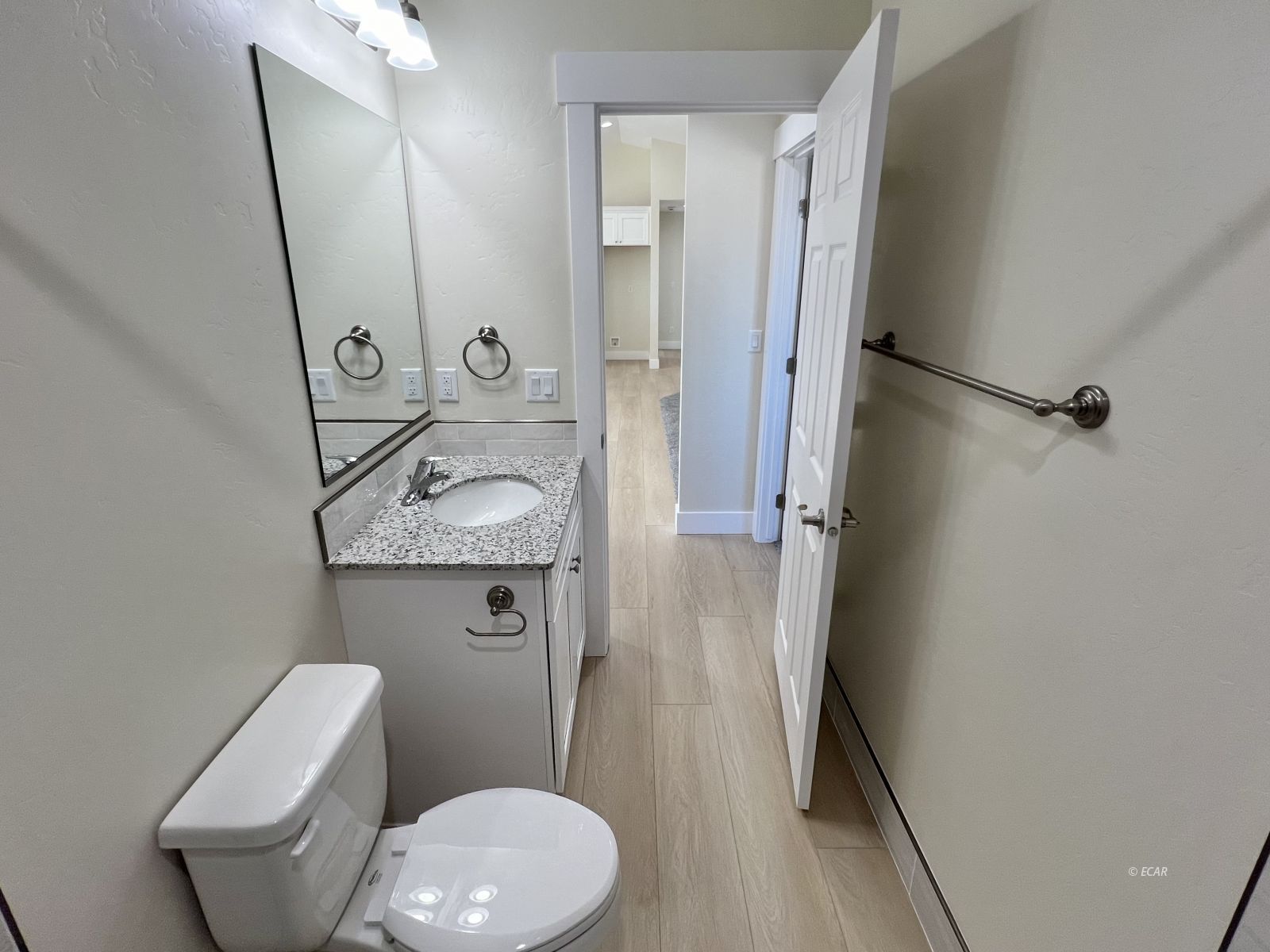 1096 Sun Valley Road Property Photo 14