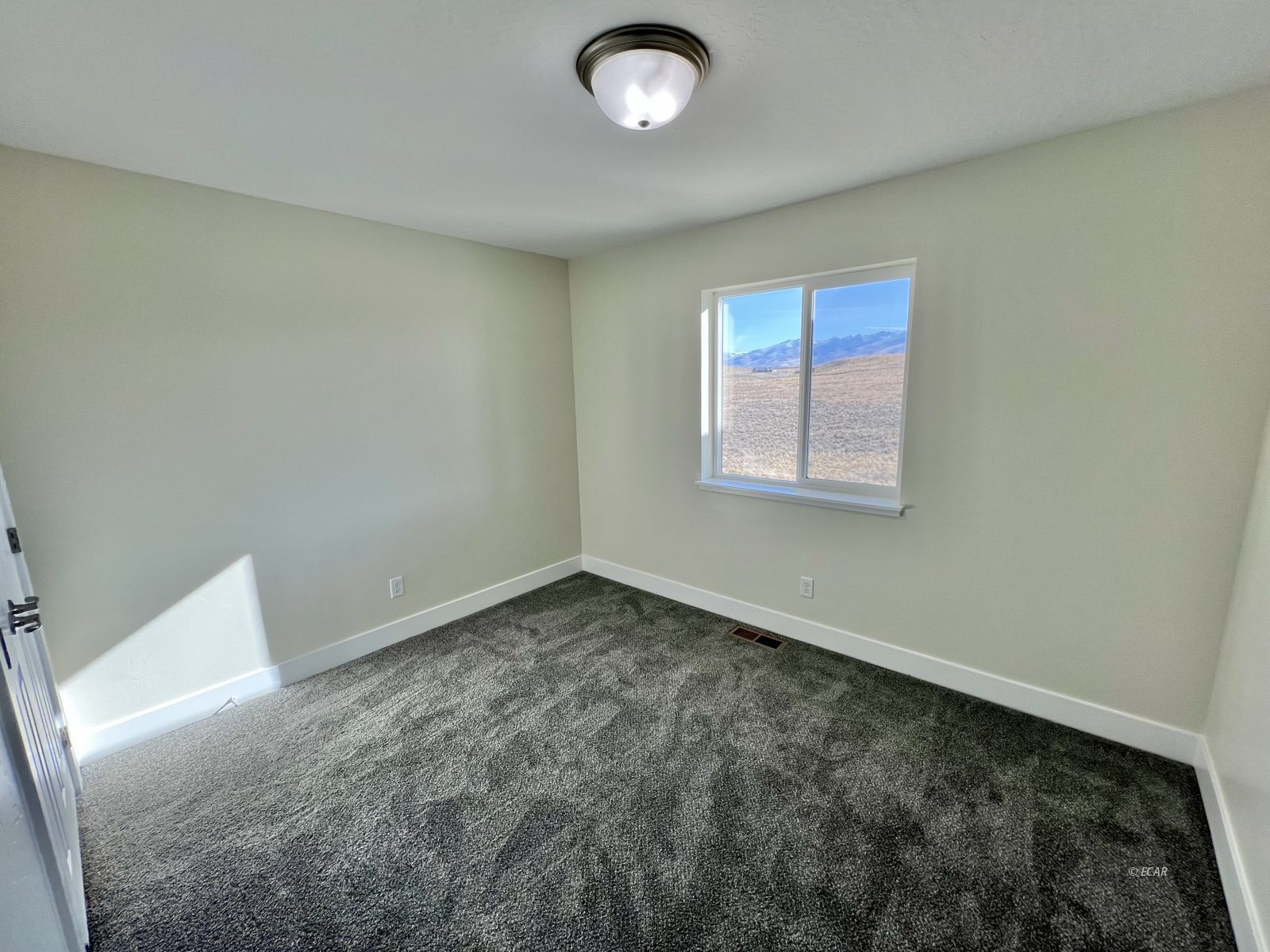 1096 Sun Valley Road Property Photo 15