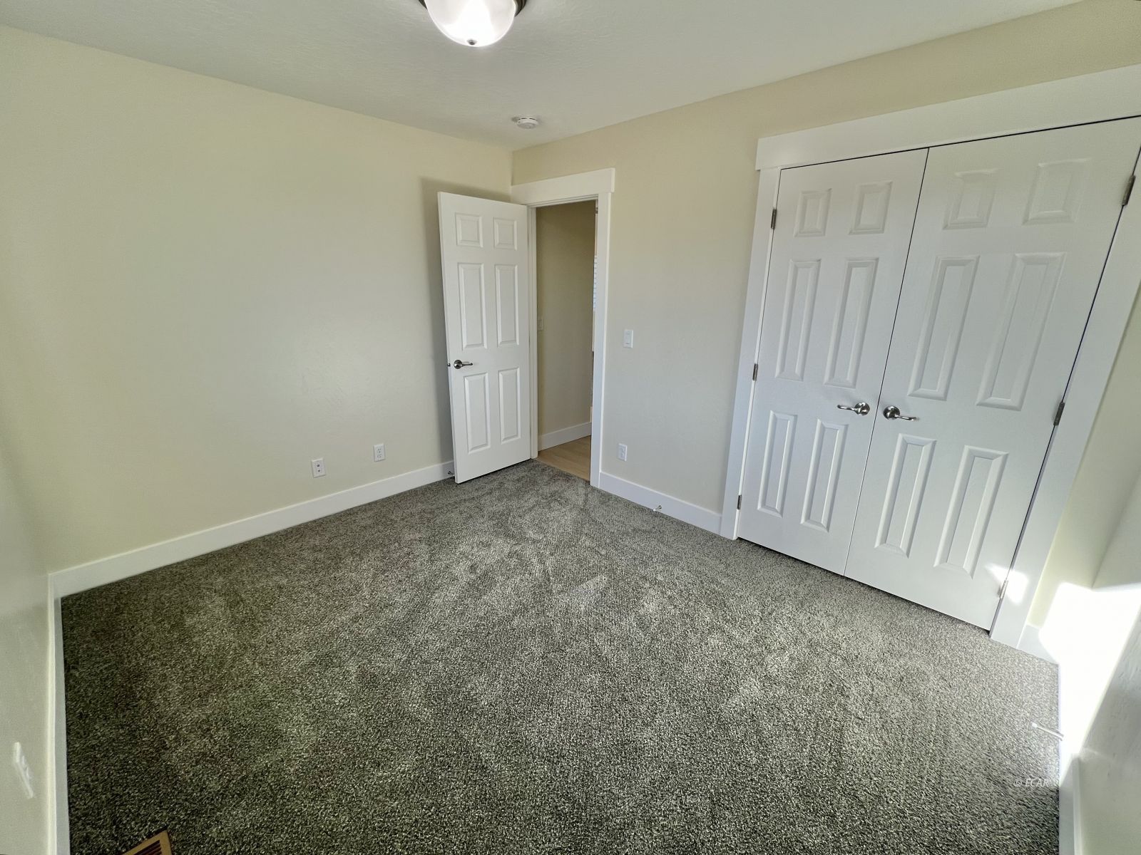 1096 Sun Valley Road Property Photo 16