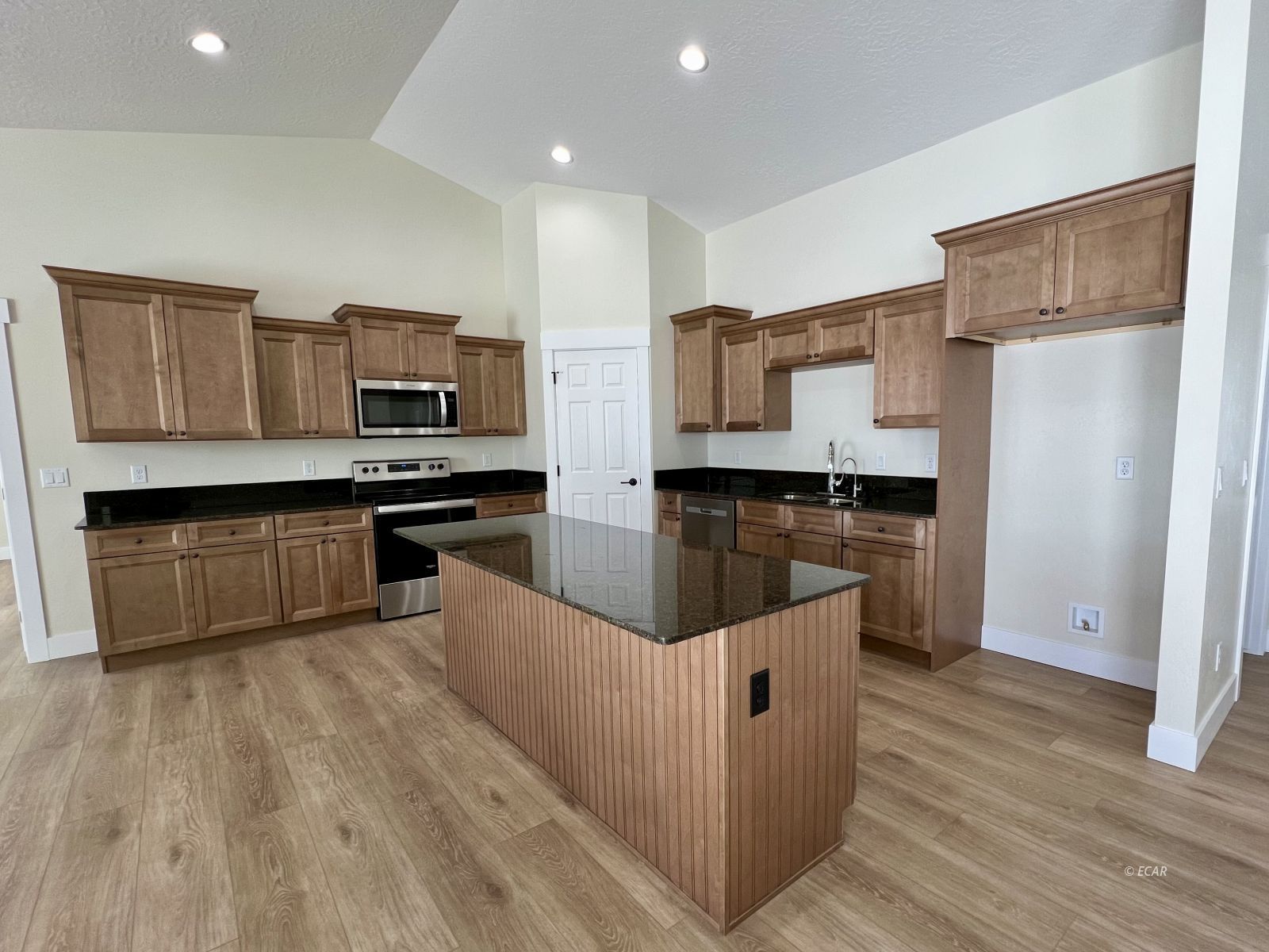 1498 Sun Valley Road Property Photo 2