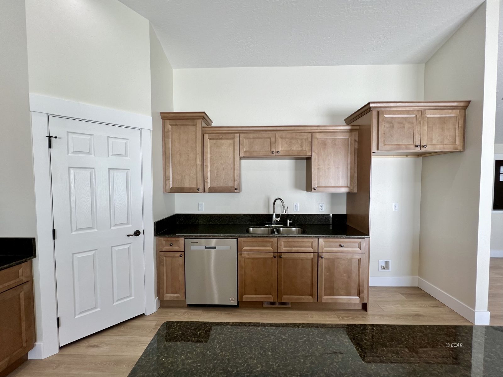 1498 Sun Valley Road Property Photo 8