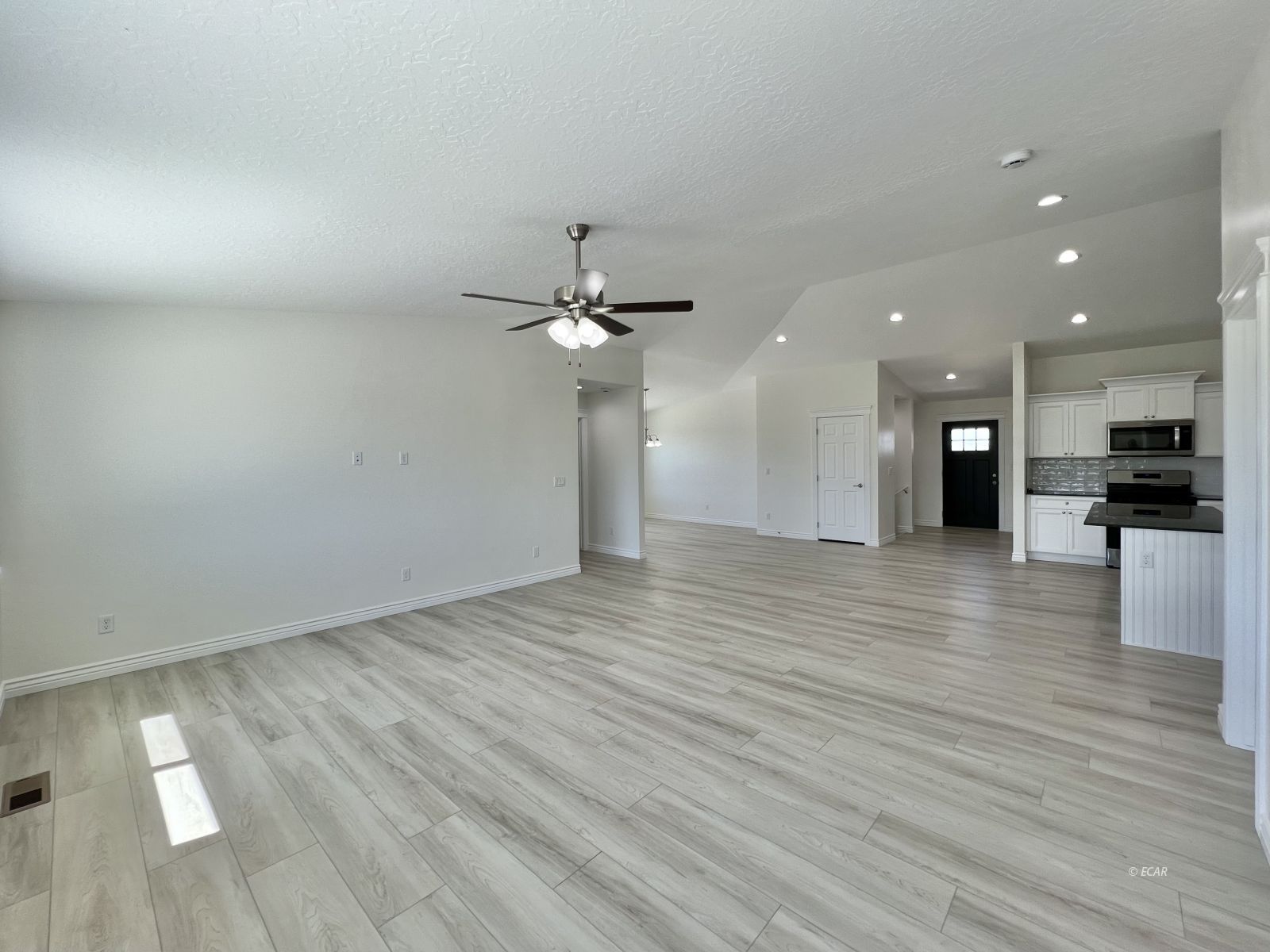 199 Diamond Ridge Drive Property Photo 2