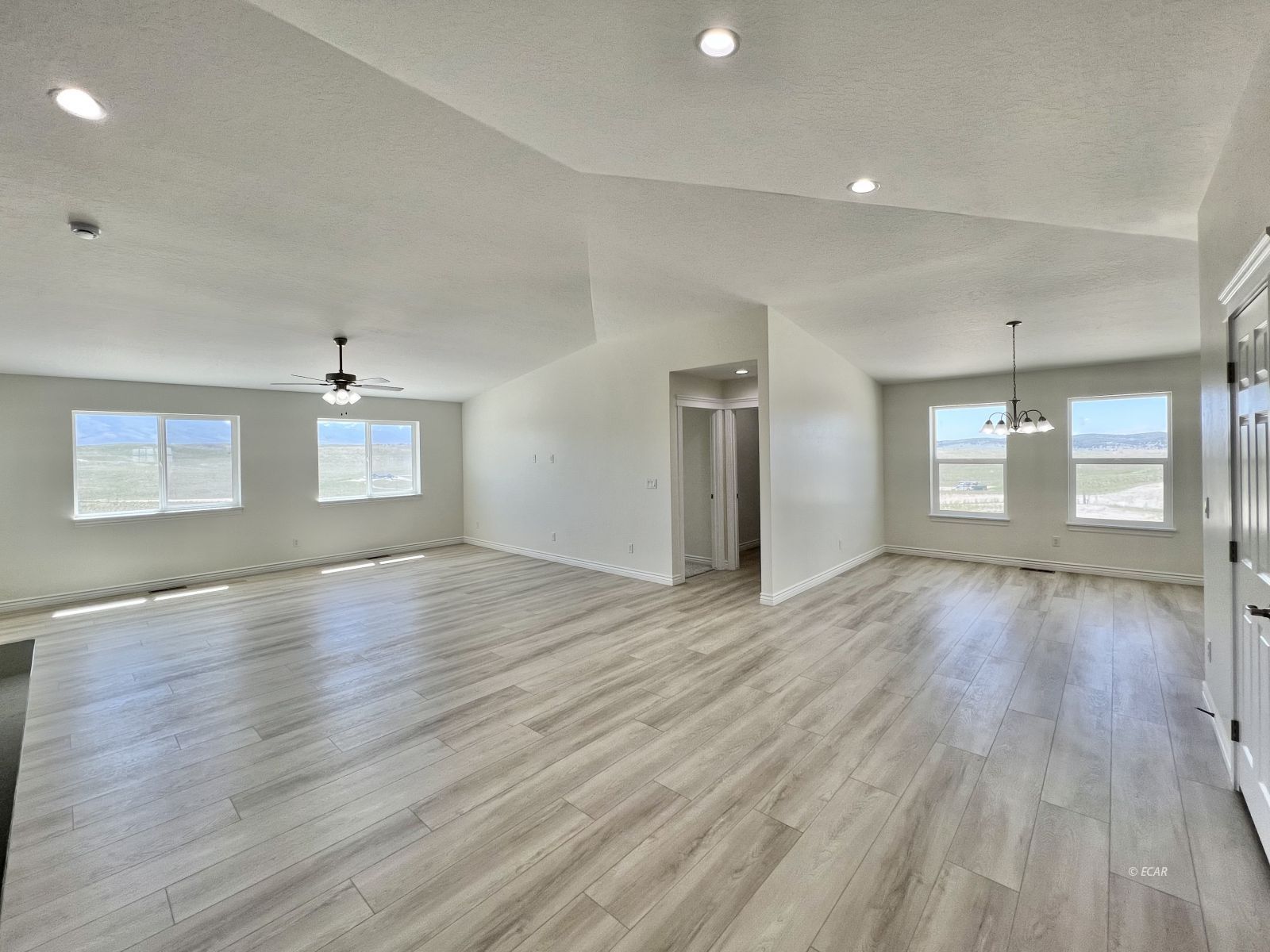 199 Diamond Ridge Drive Property Photo 4