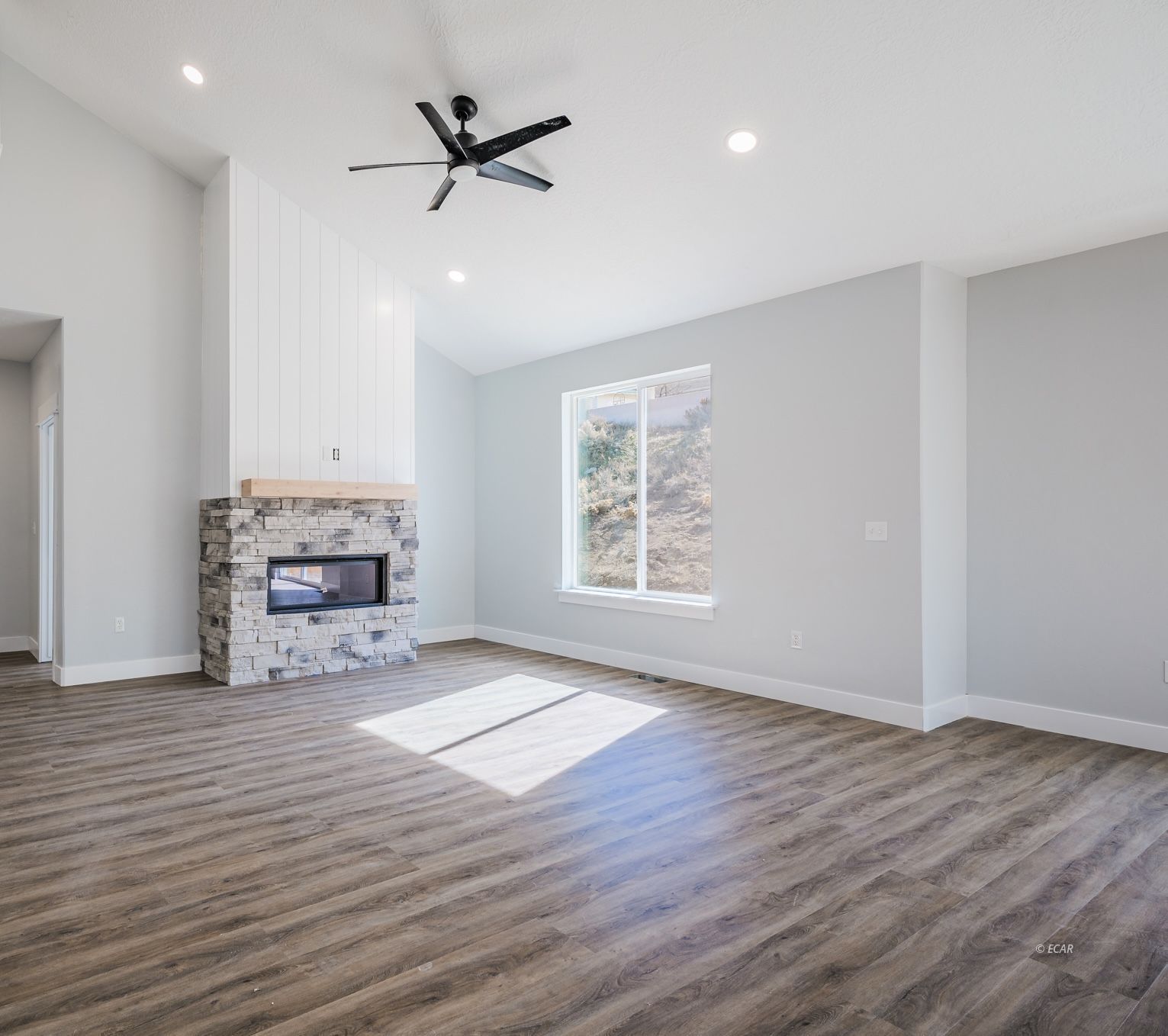 2001 Eagle Ridge Loop 1 Property Photo 4