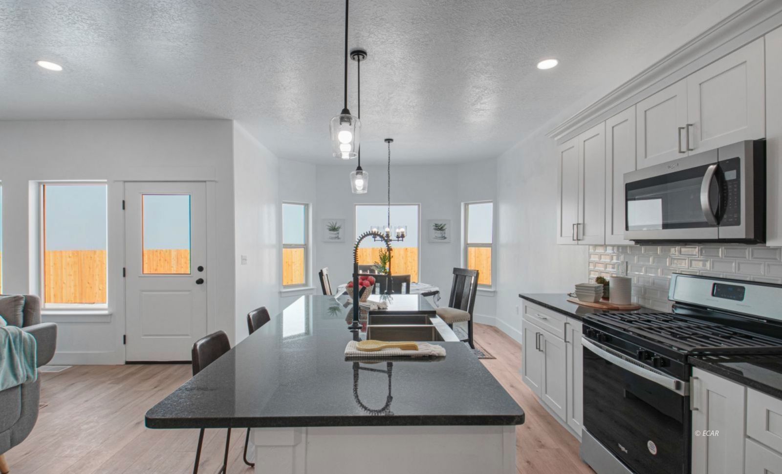 2001 Eagle Ridge Loop 1 Property Photo 10