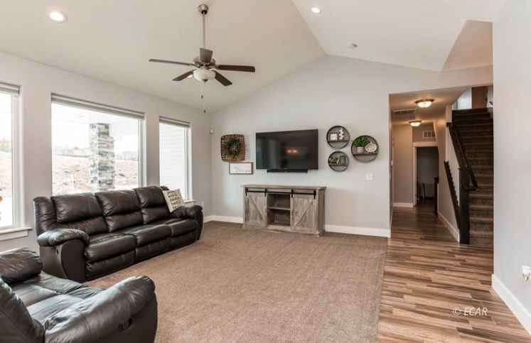 2041 Eagle Ridge Loop 11 Property Photo 4